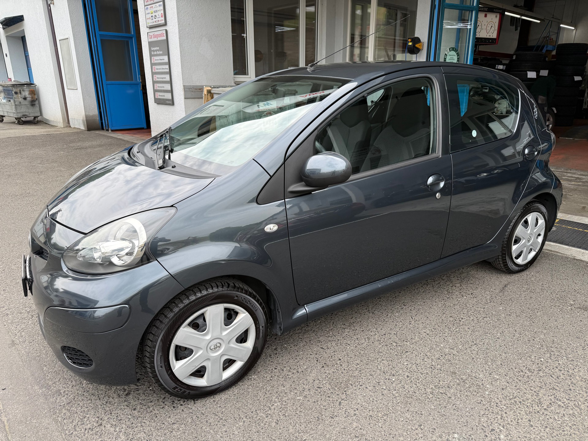 TOYOTA Aygo 1.0 Linea Luna-showroom-element-1