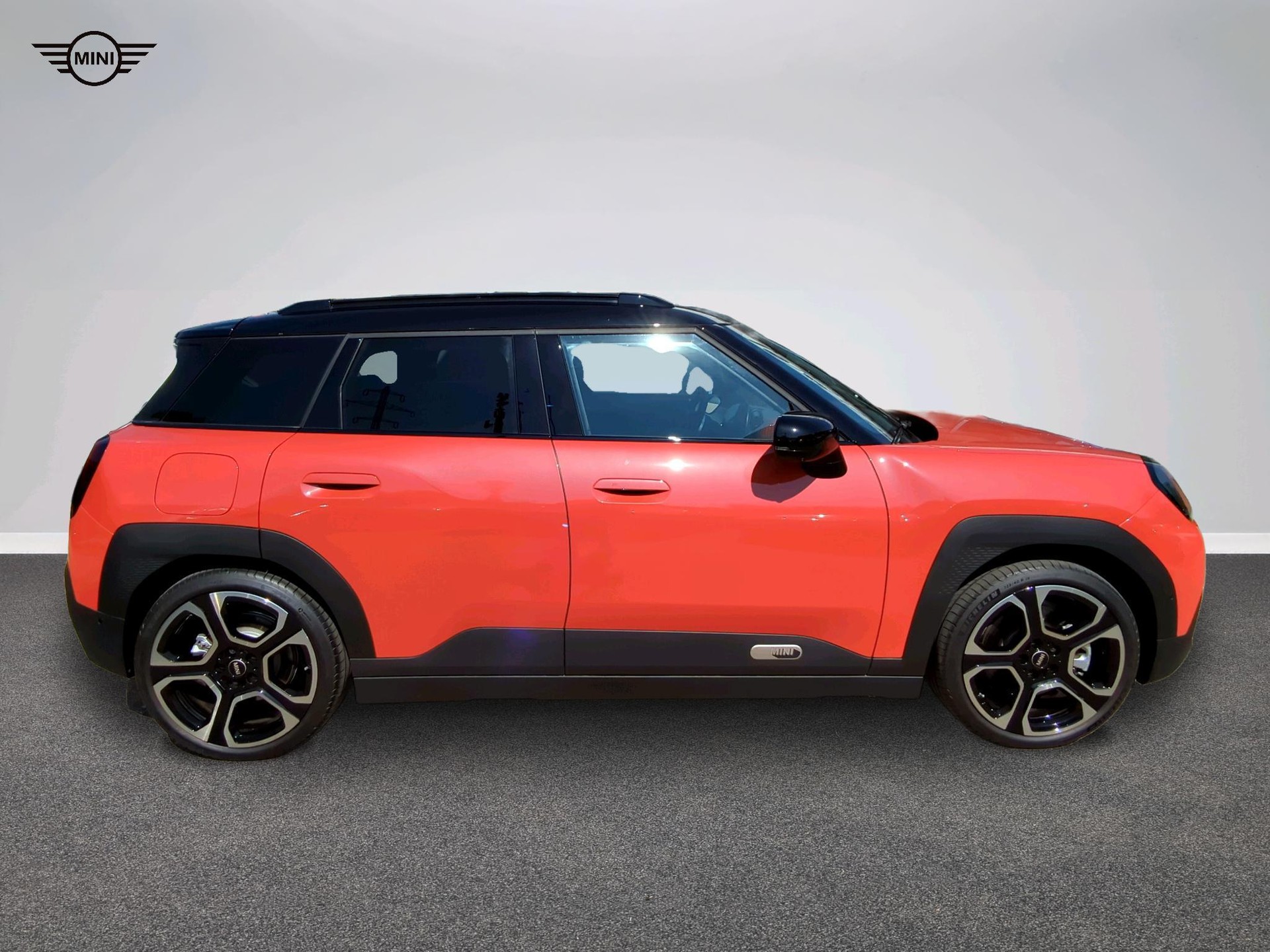 MINI Aceman SE-showroom-element-2