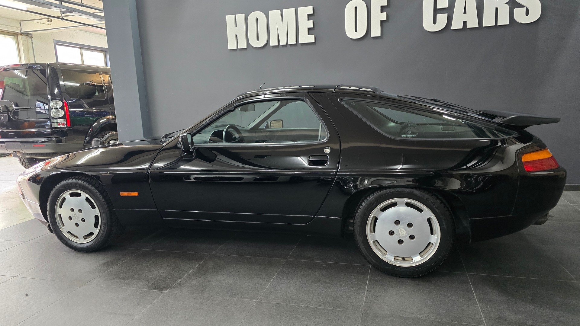 PORSCHE 928 S4-image-5