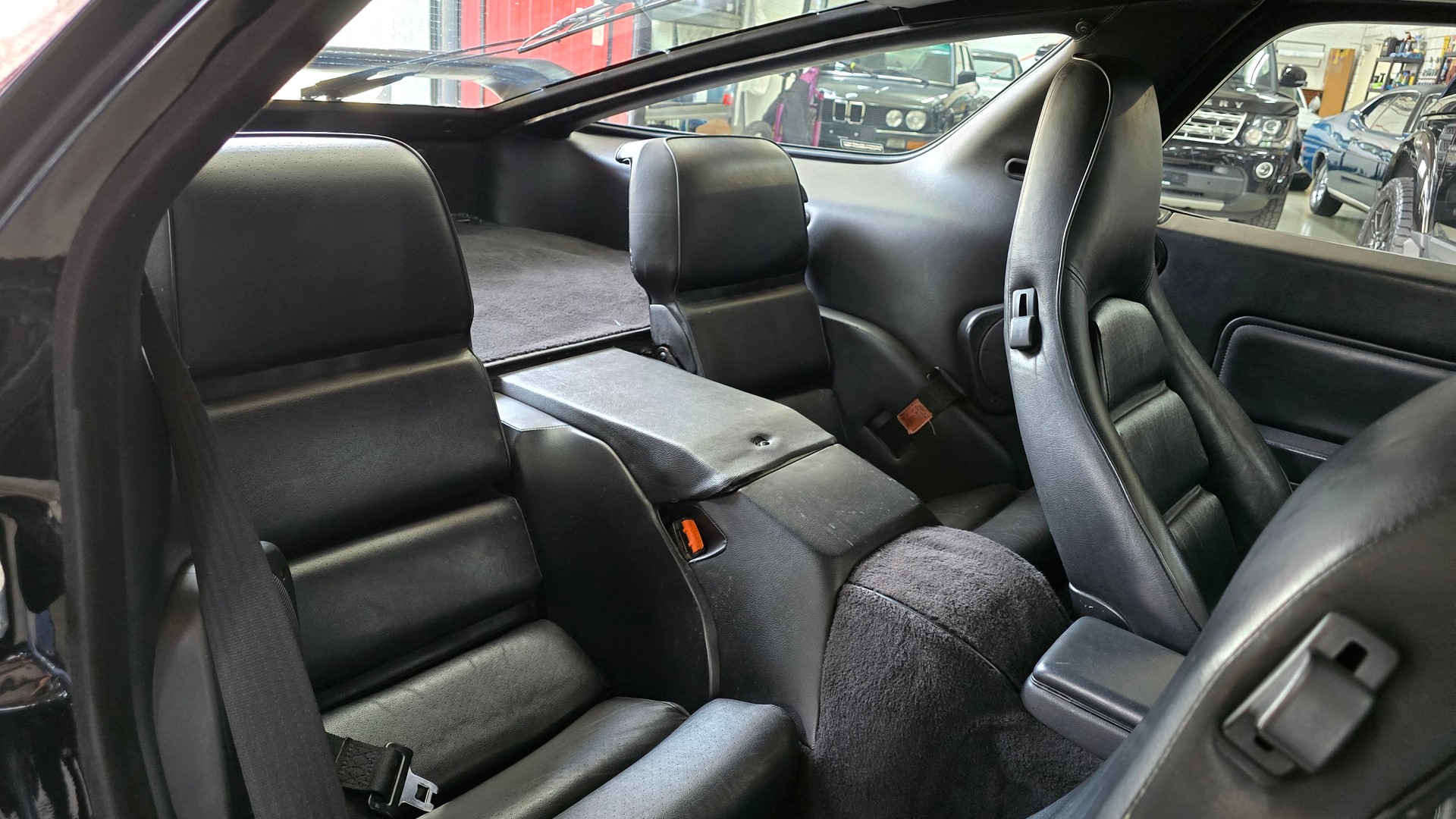 PORSCHE 928 S4-image-27
