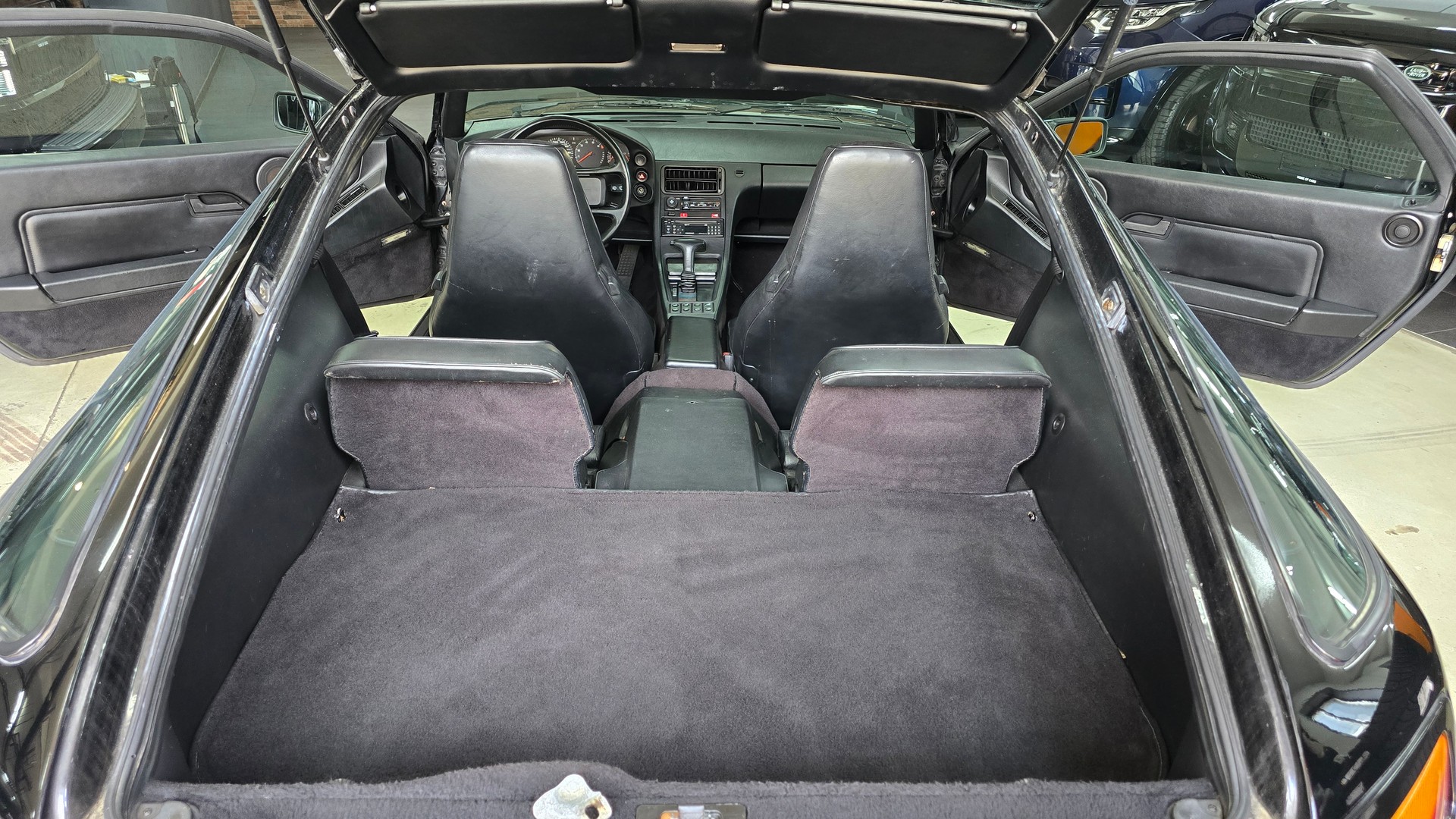 PORSCHE 928 S4-image-28