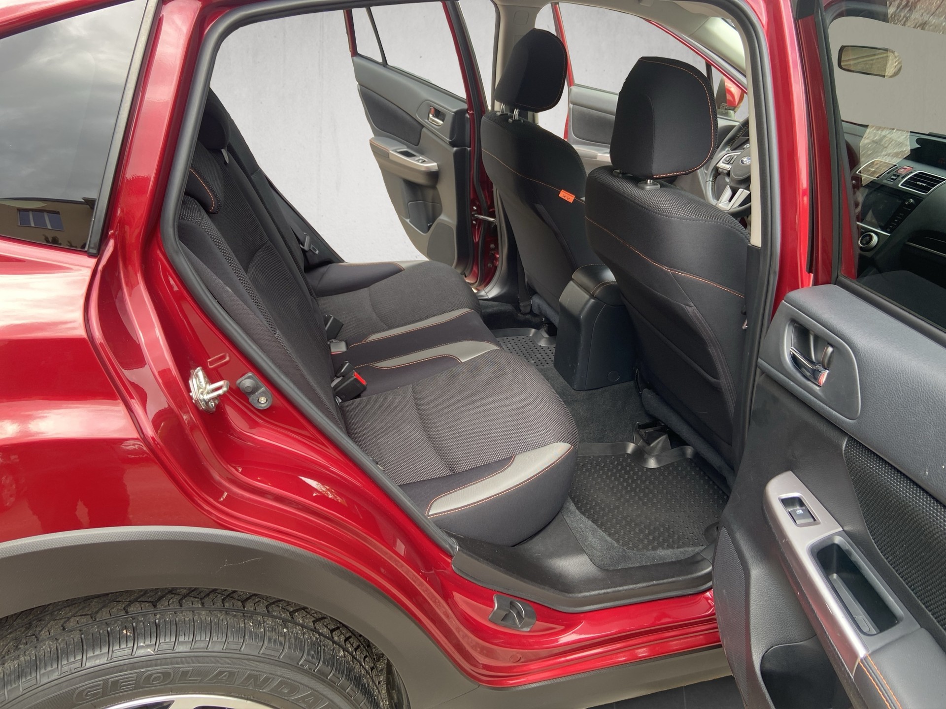 SUBARU XV 2.0 Swiss Two AWD CVT-image-11