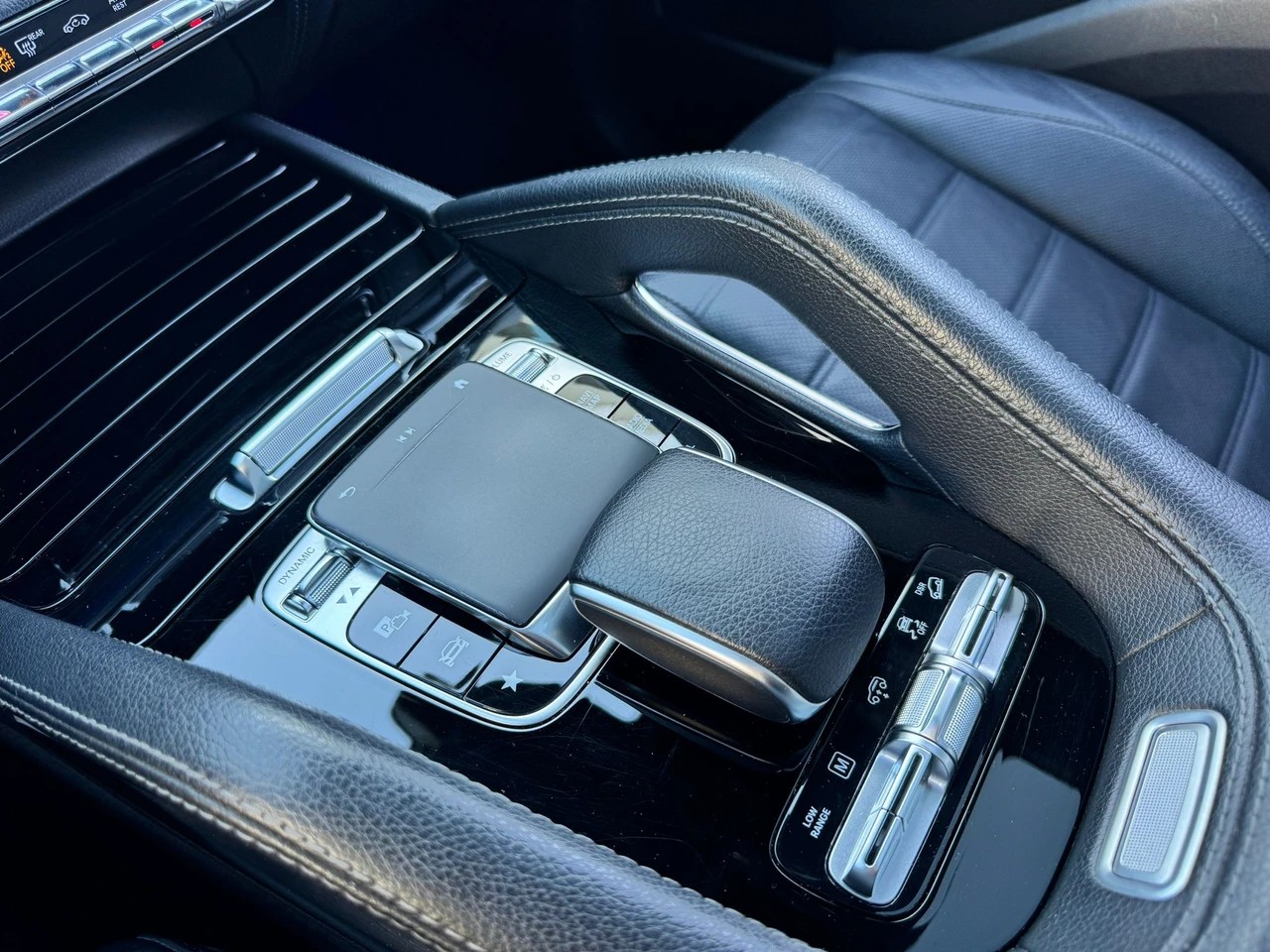MERCEDES-BENZ GLE 450 AMG Line 4matic CH FAHRZEUG 7PLÄTZER-image-21