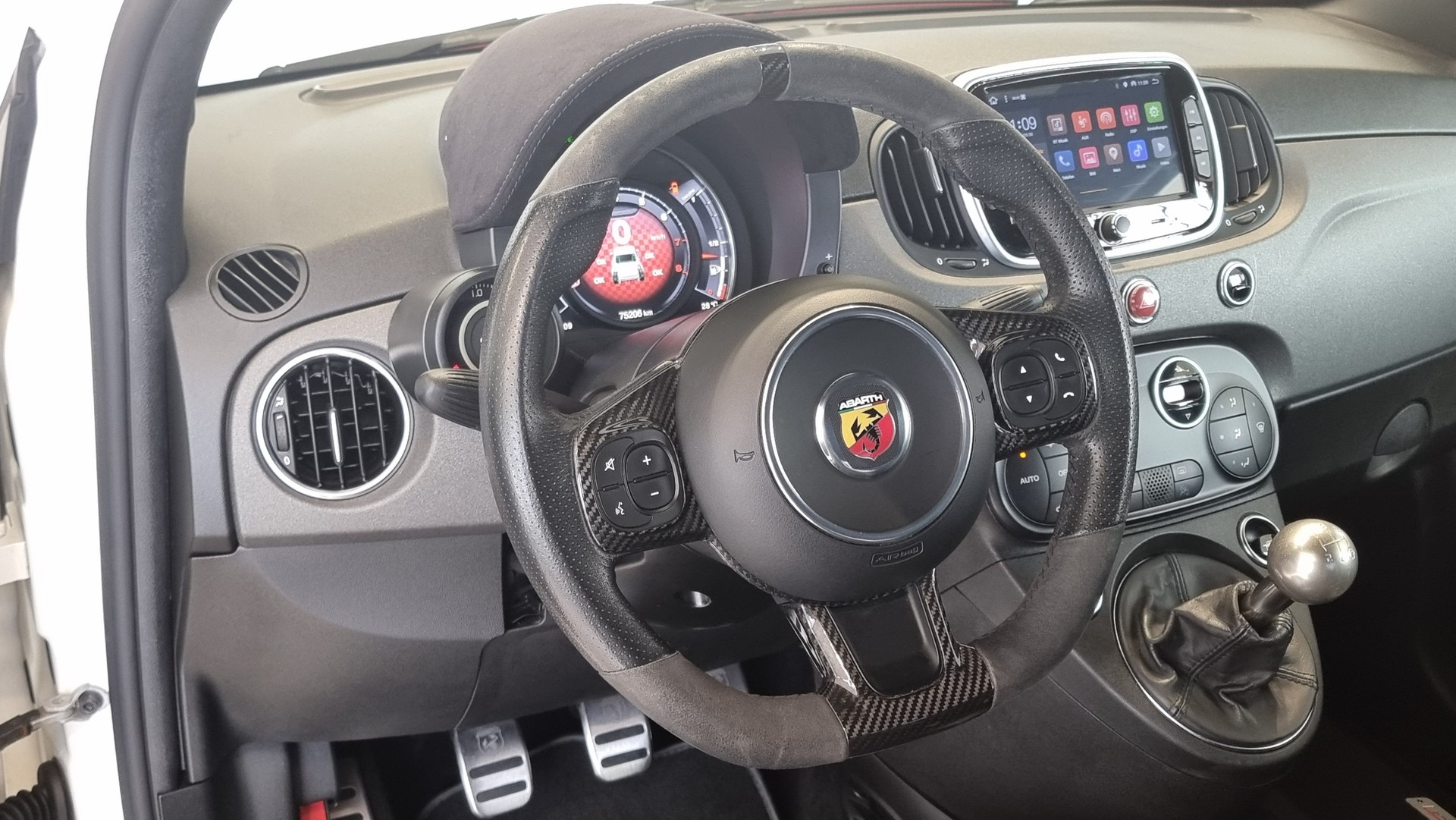 FIAT 595 Abarth 1.4 T-Jet 180 Competizione-image-14
