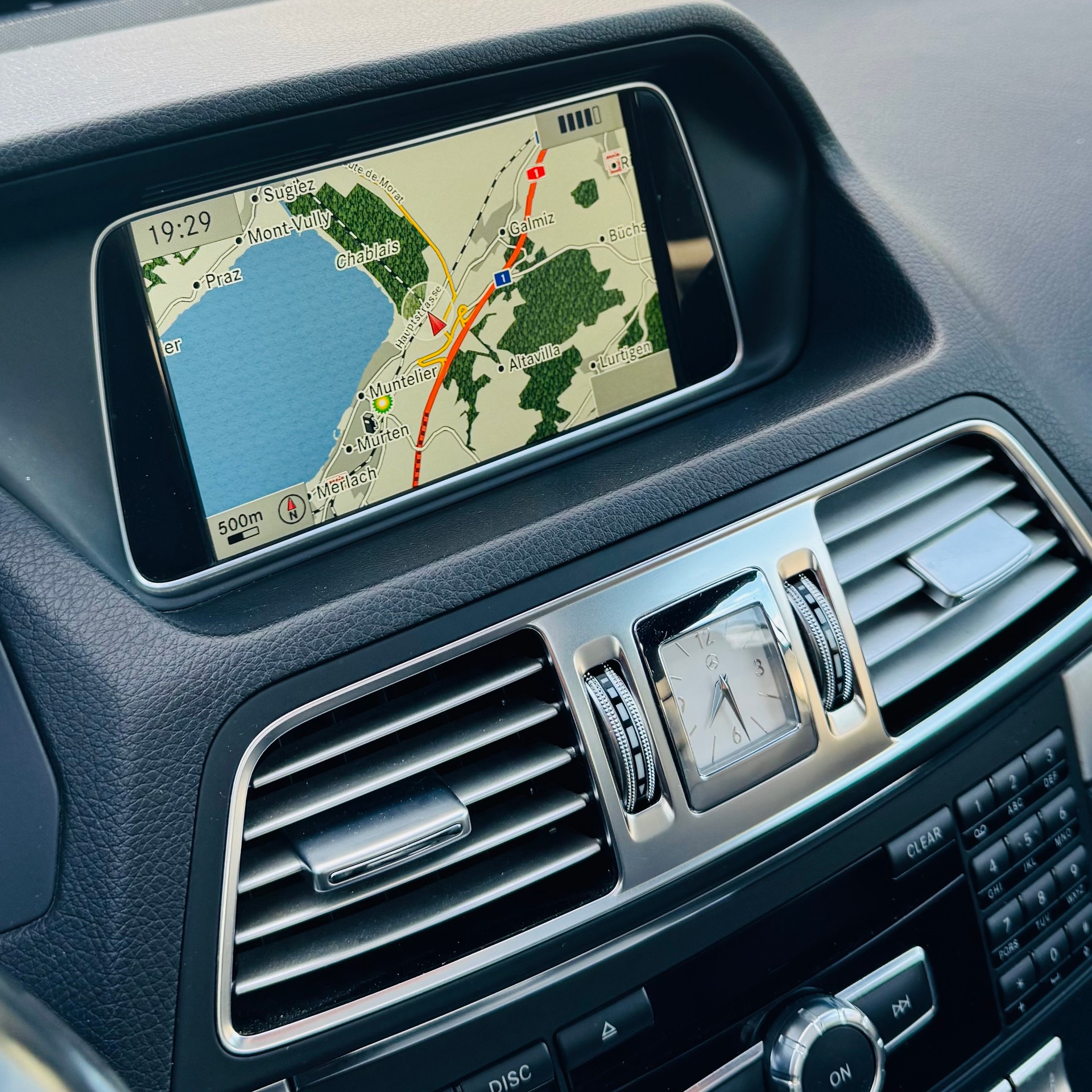 MERCEDES-BENZ E 250 7G-Tronic-image-11