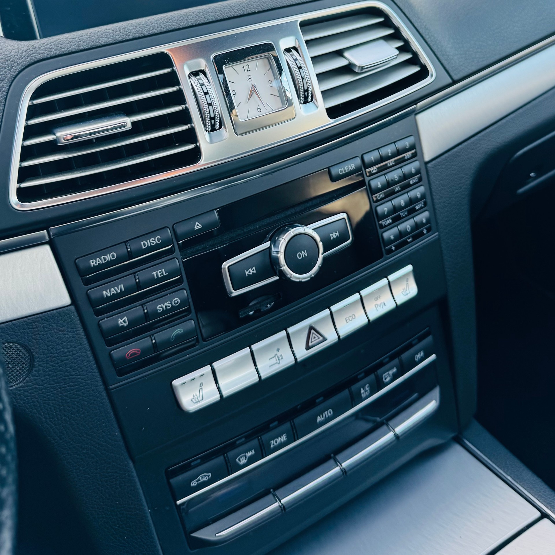 MERCEDES-BENZ E 250 7G-Tronic-image-17