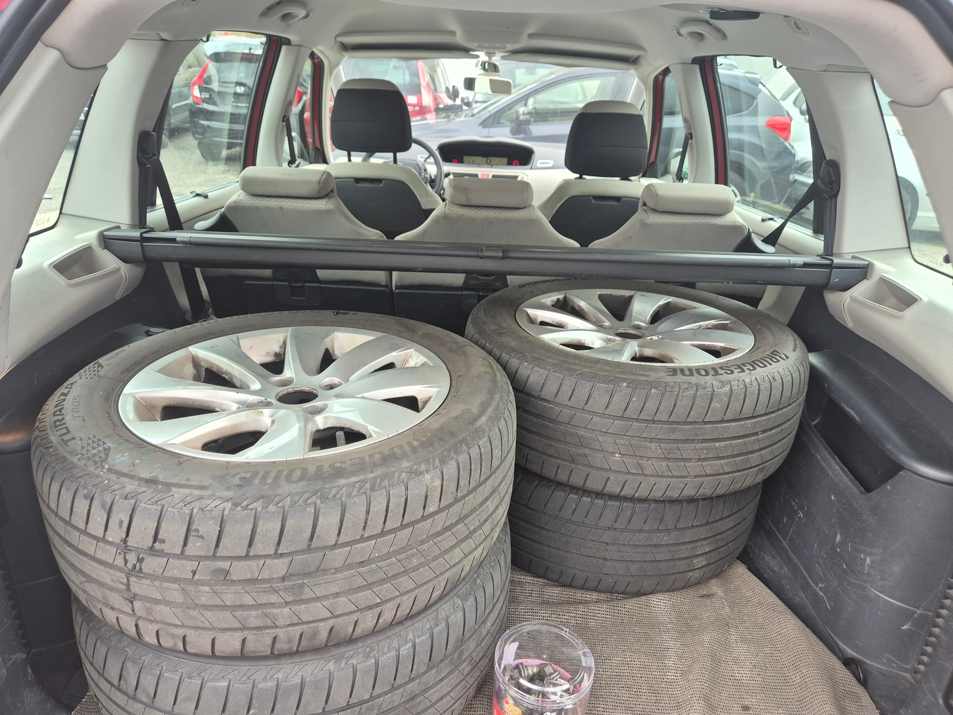CITROEN Grand C4 Picasso 1.6 HDI 16V Attraction EGS6-image-9