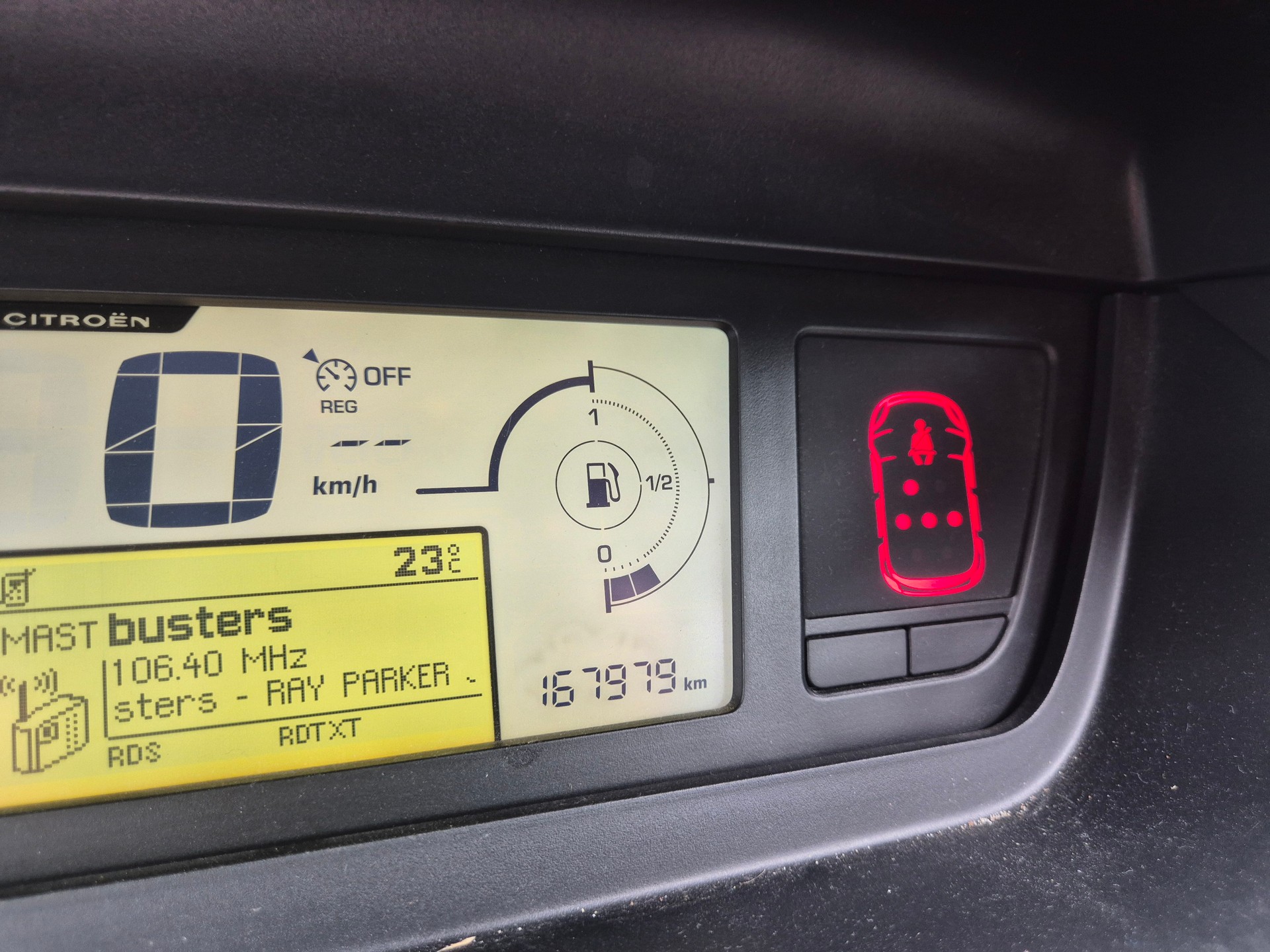 CITROEN Grand C4 Picasso 1.6 HDI 16V Attraction EGS6-image-12