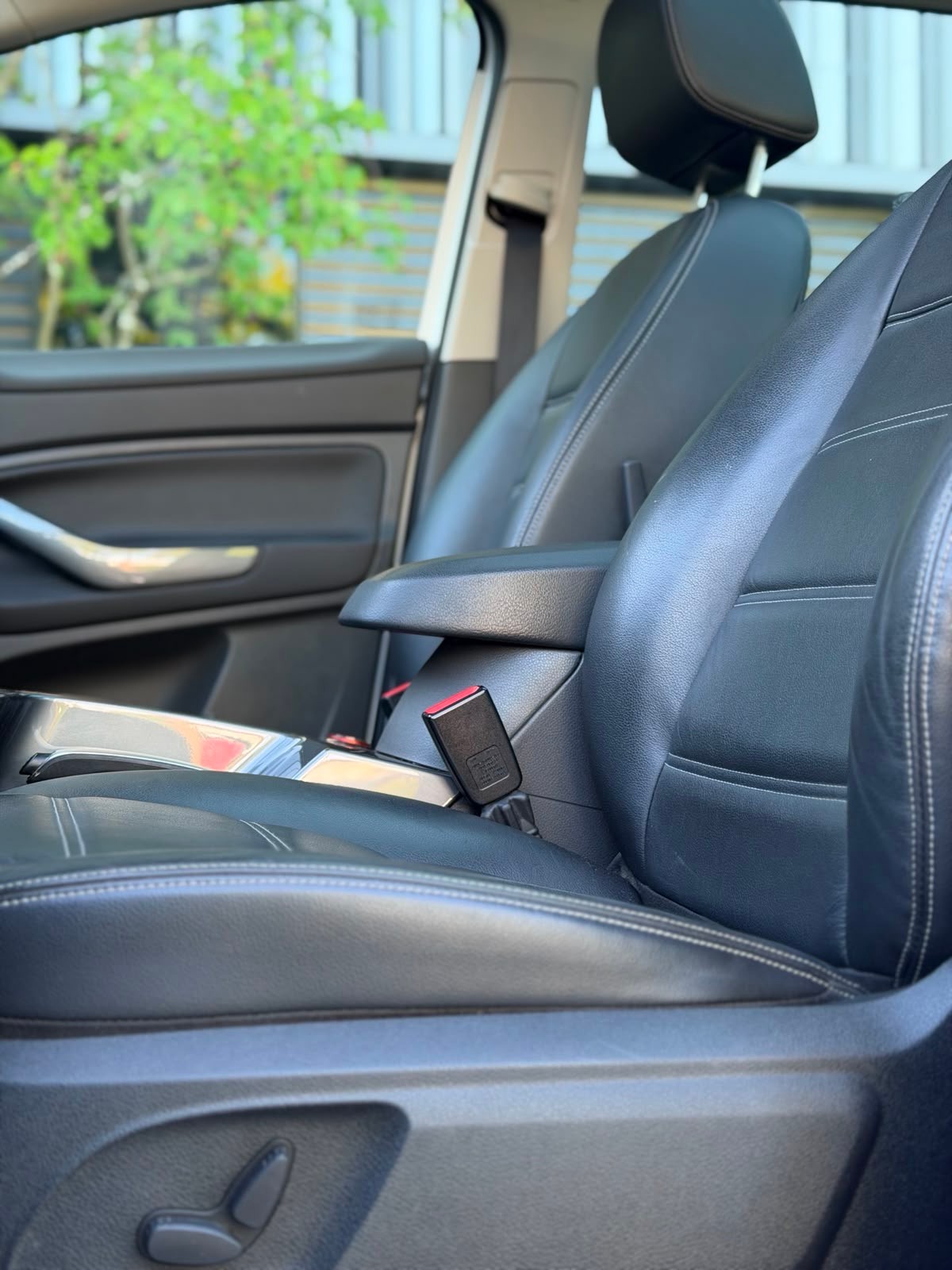 FORD Kuga 2.0 TDCi Titanium 4WD PowerShift-image-10