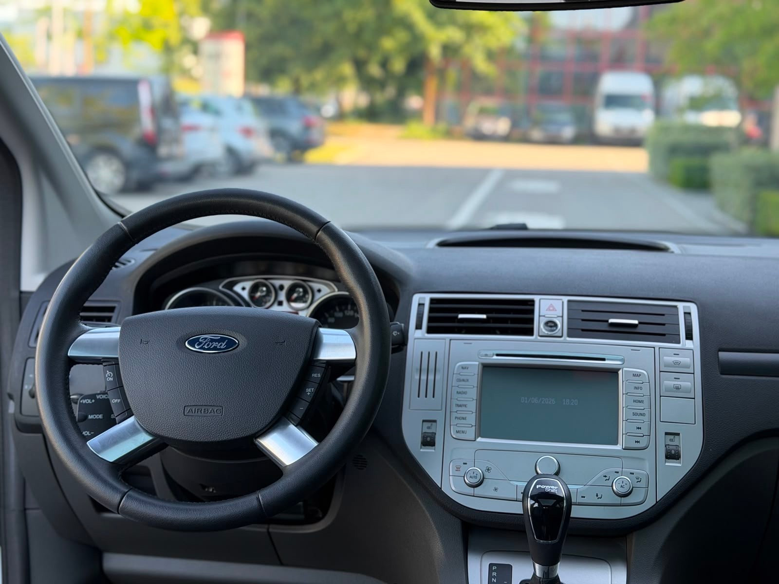 FORD Kuga 2.0 TDCi Titanium 4WD PowerShift-image-9