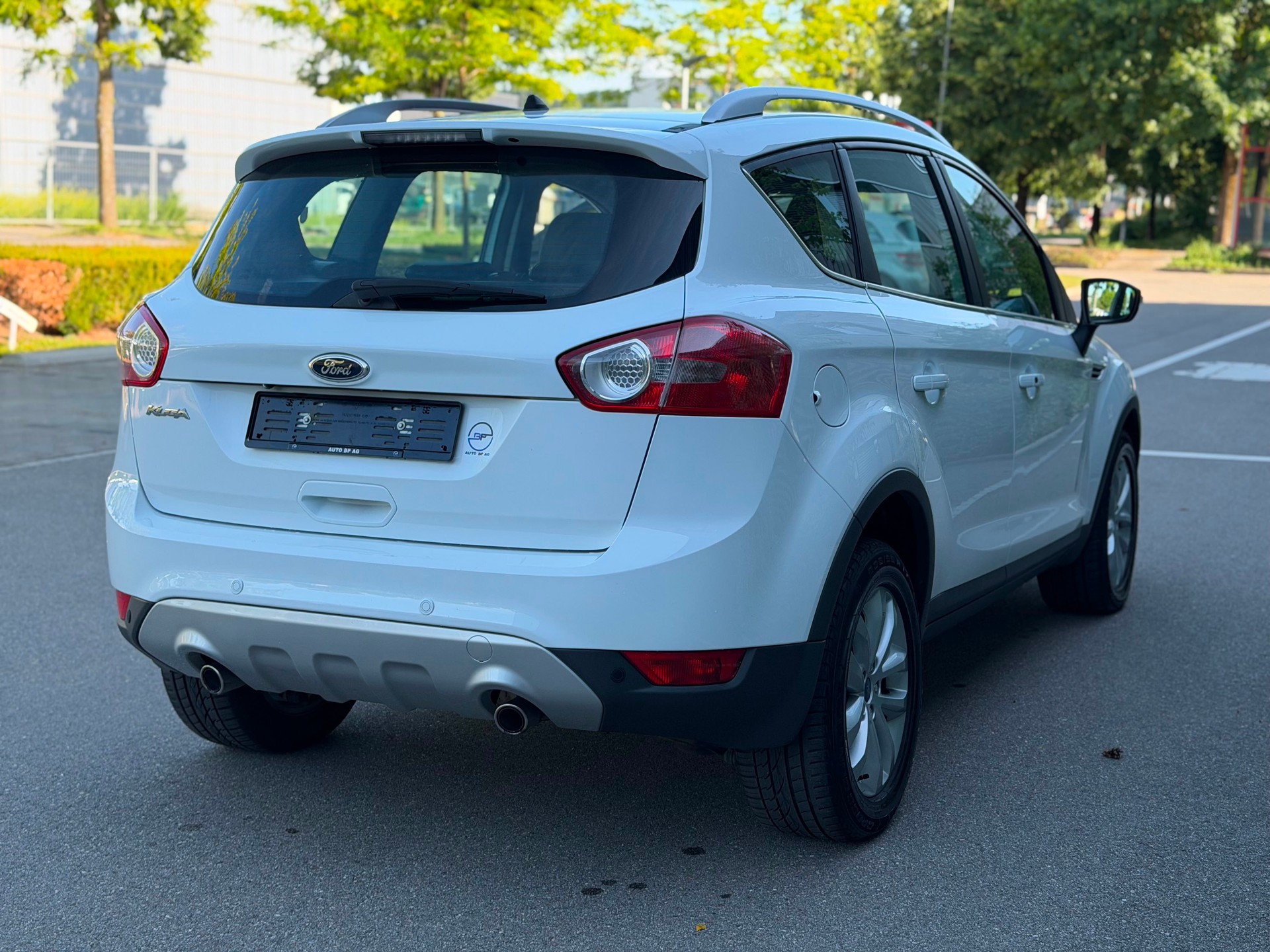 FORD Kuga 2.0 TDCi Titanium 4WD PowerShift-image-2