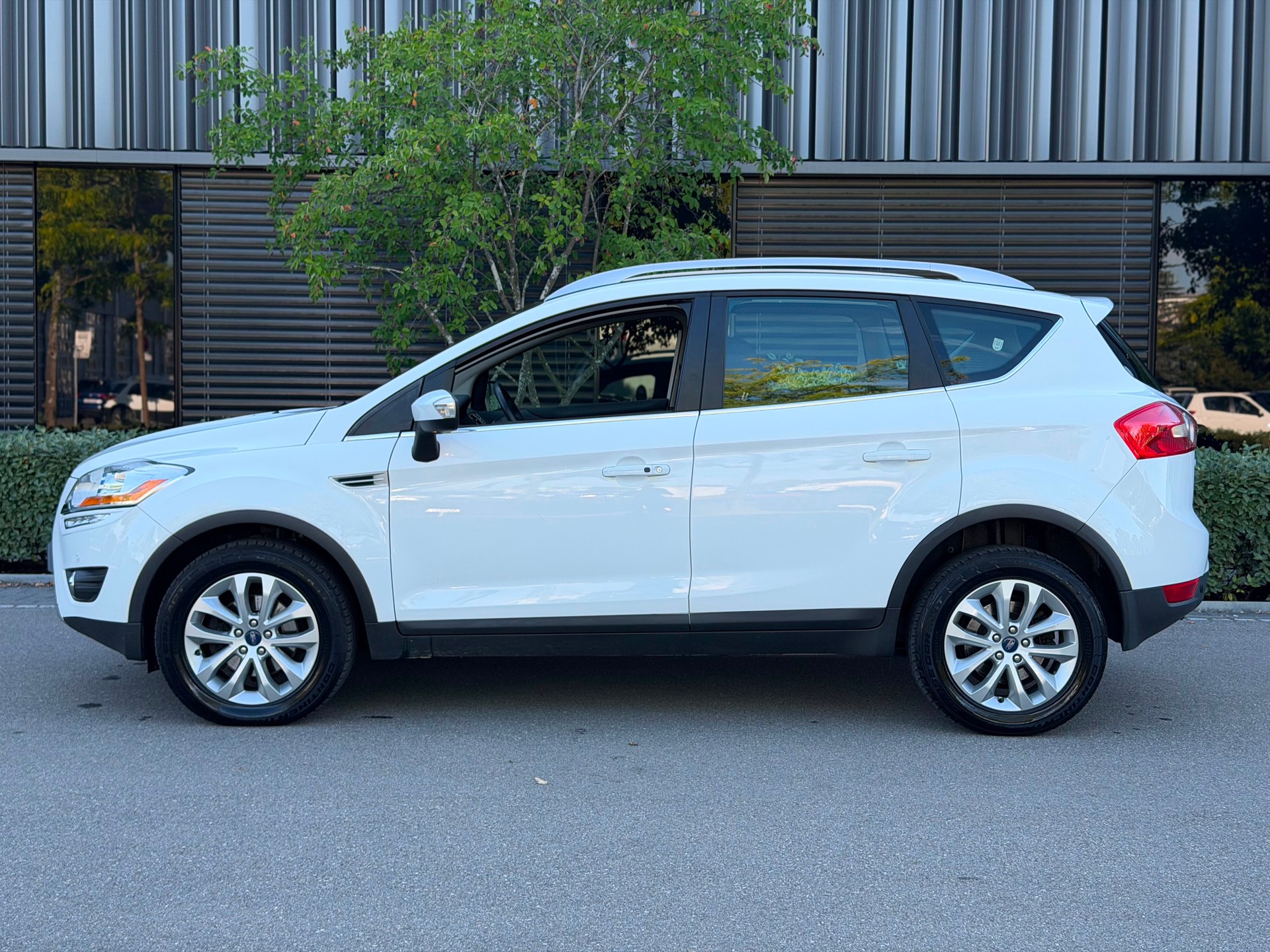 FORD Kuga 2.0 TDCi Titanium 4WD PowerShift-image-6