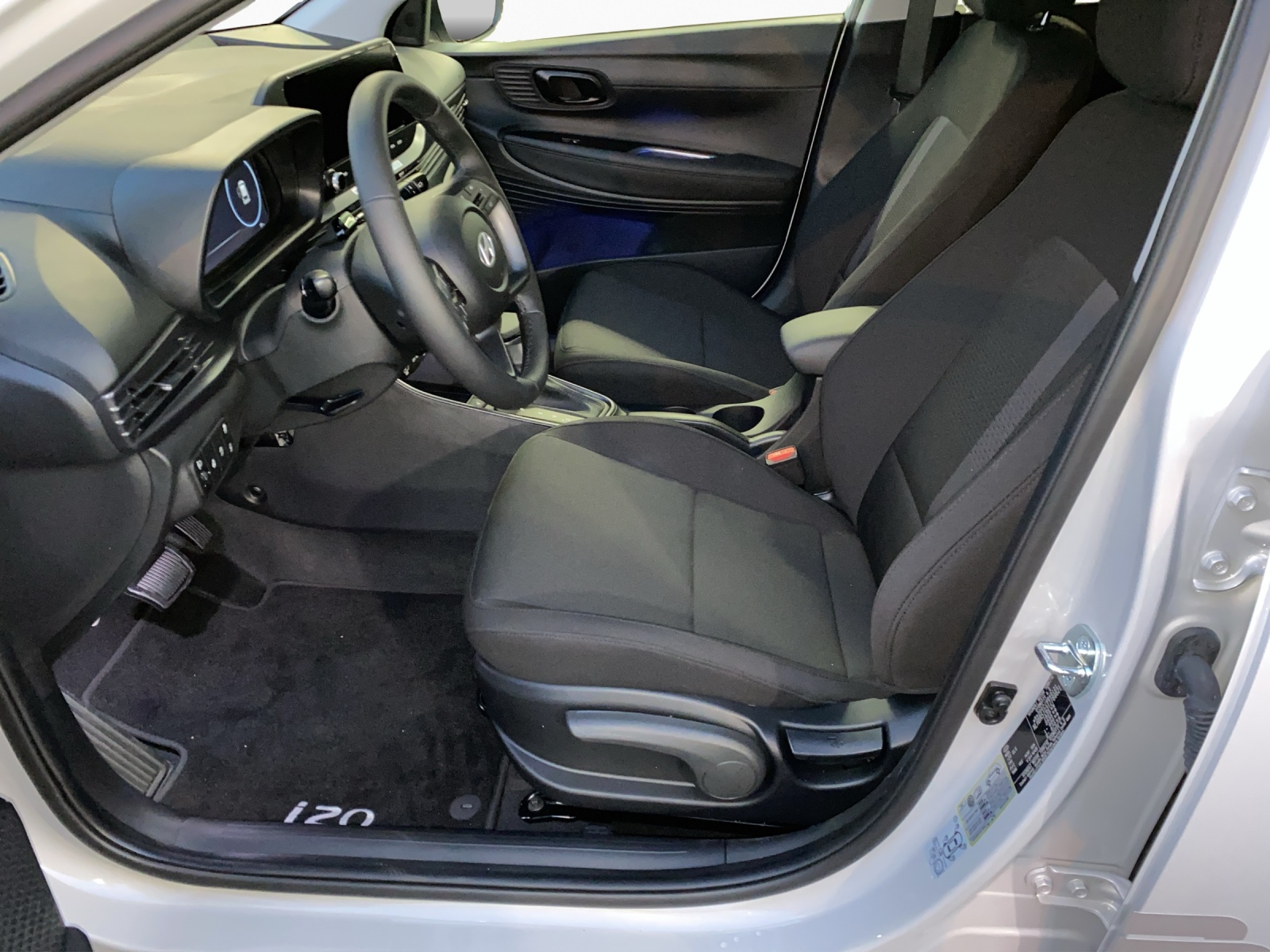 HYUNDAI i20 1.0 T-GDi Amplia-image-9