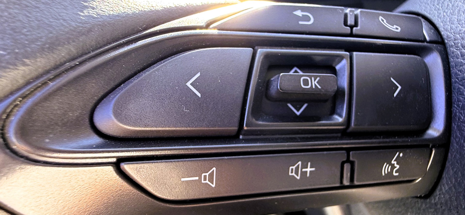 TOYOTA Yaris 1.5 Comfort e-CVT-image-19