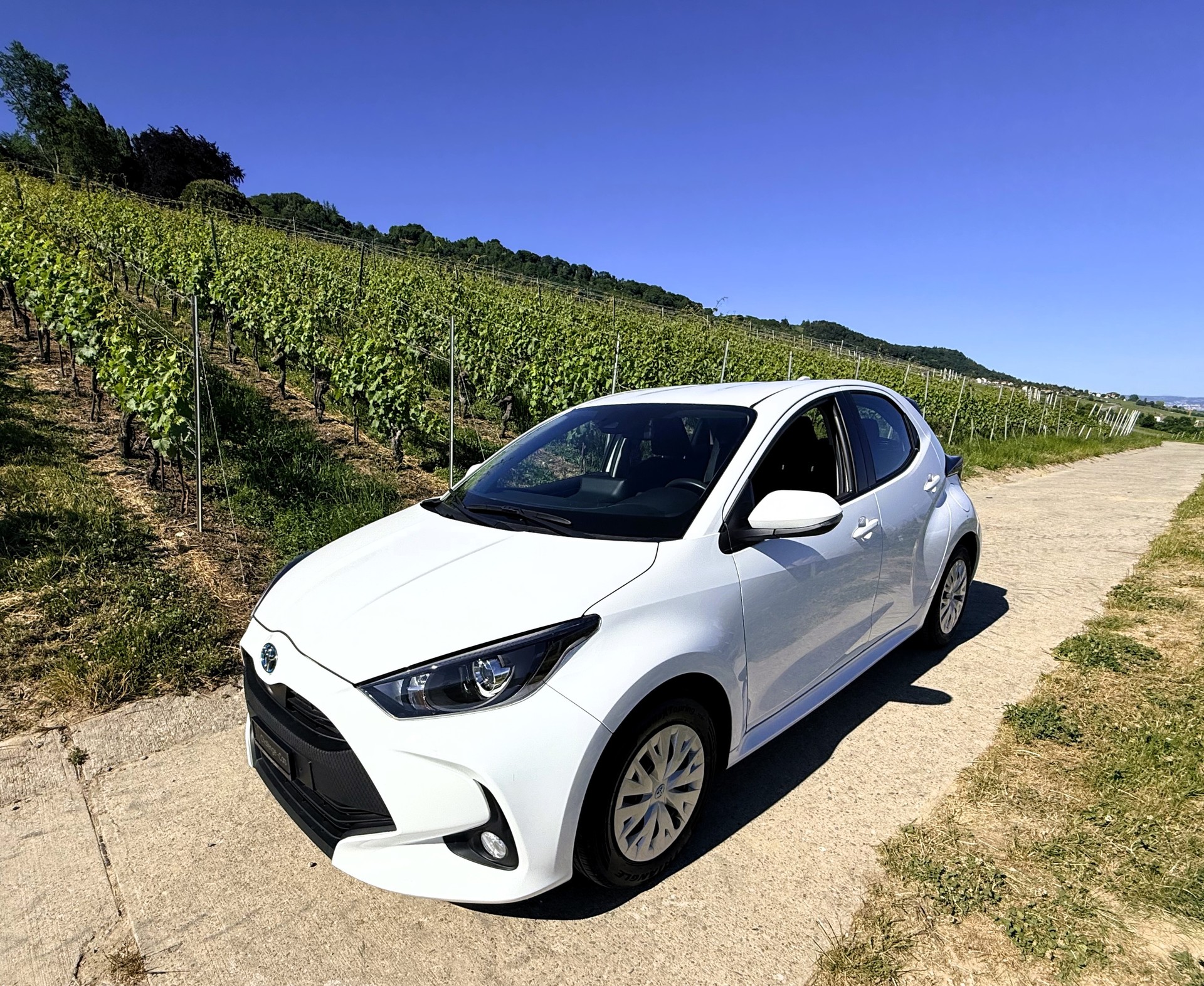TOYOTA Yaris 1.5 Comfort e-CVT