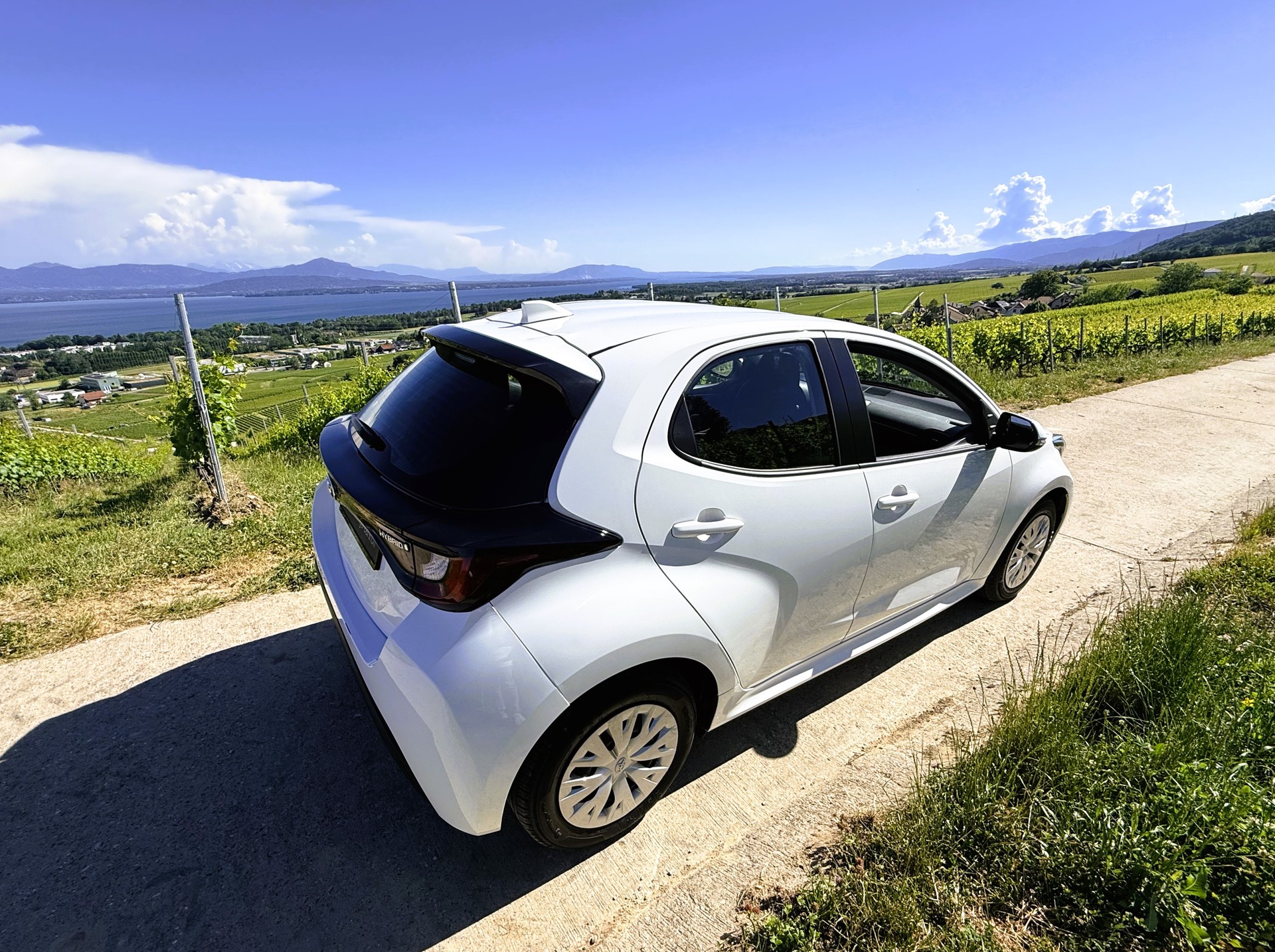 TOYOTA Yaris 1.5 Comfort e-CVT-image-7