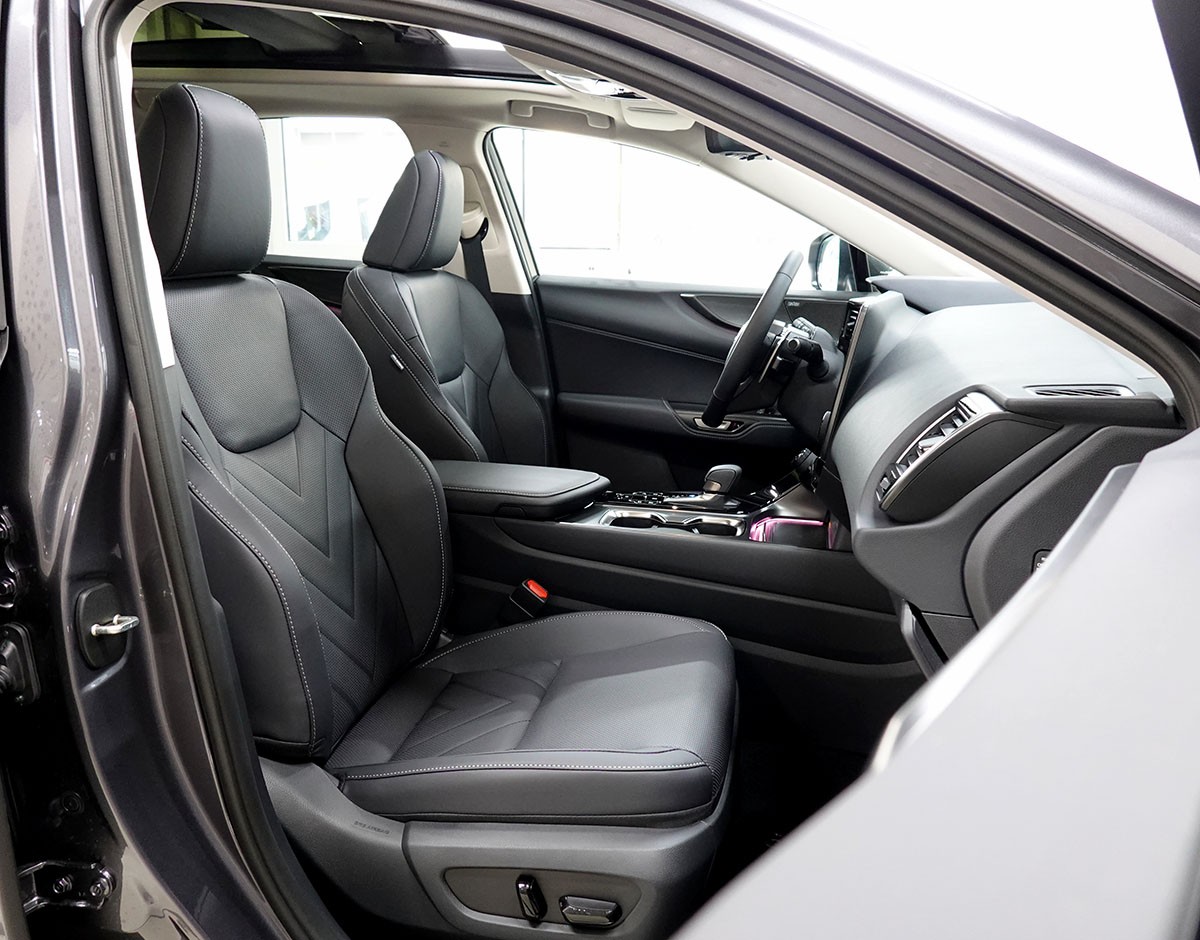 LEXUS NX 450h+ E-FOUR Excellence Panoramaglasdach-showroom-element-3