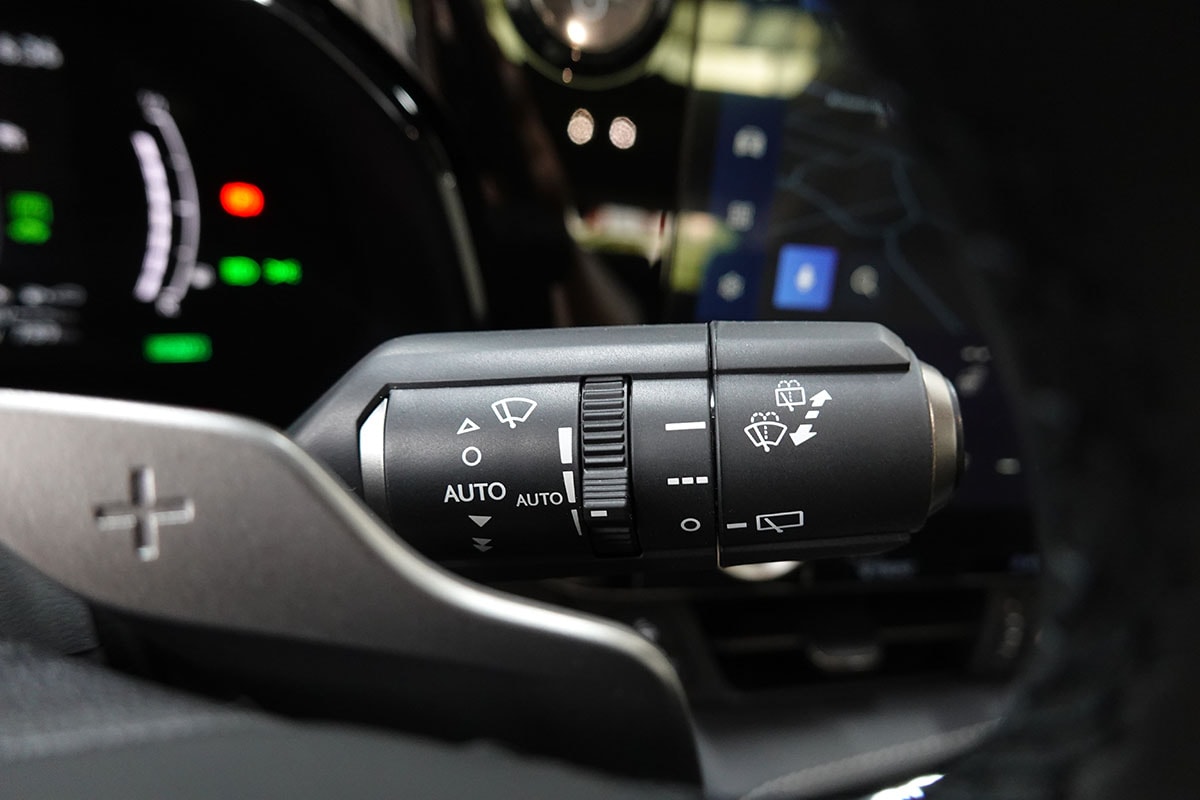 LEXUS NX 450h+ E-FOUR Excellence Panoramaglasdach-image-18