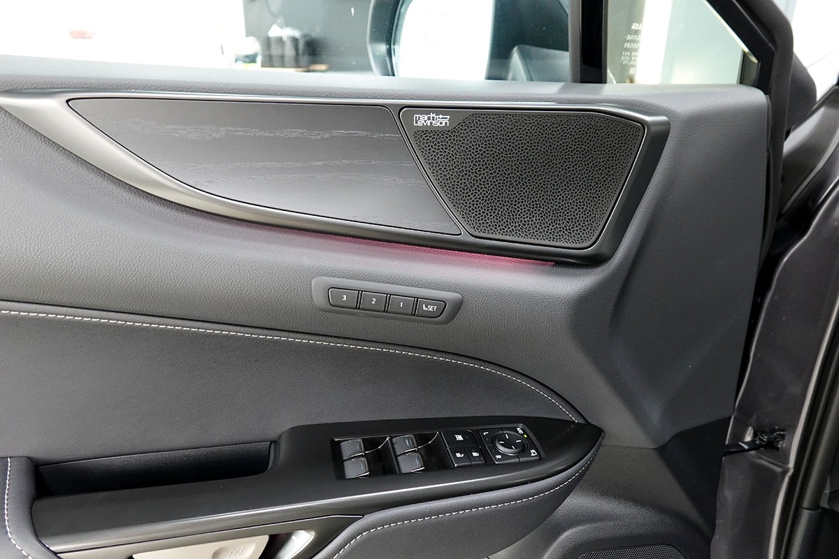 LEXUS NX 450h+ E-FOUR Excellence Panoramaglasdach-image-16