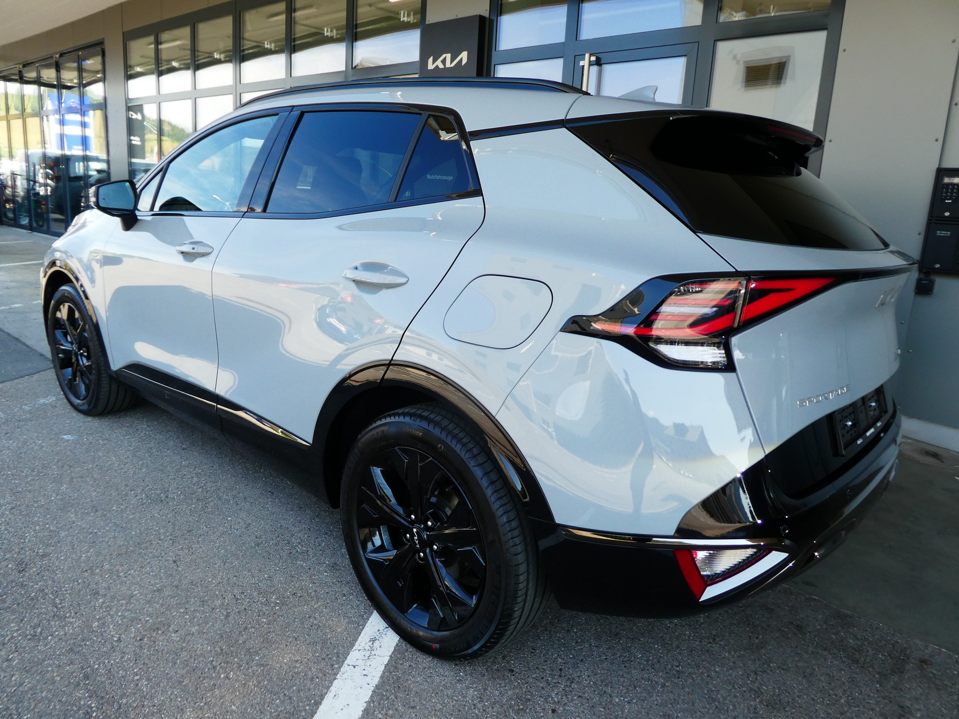 KIA Sportage 1.6T-GDi PHEV Power Edition 4x4 A-image-7