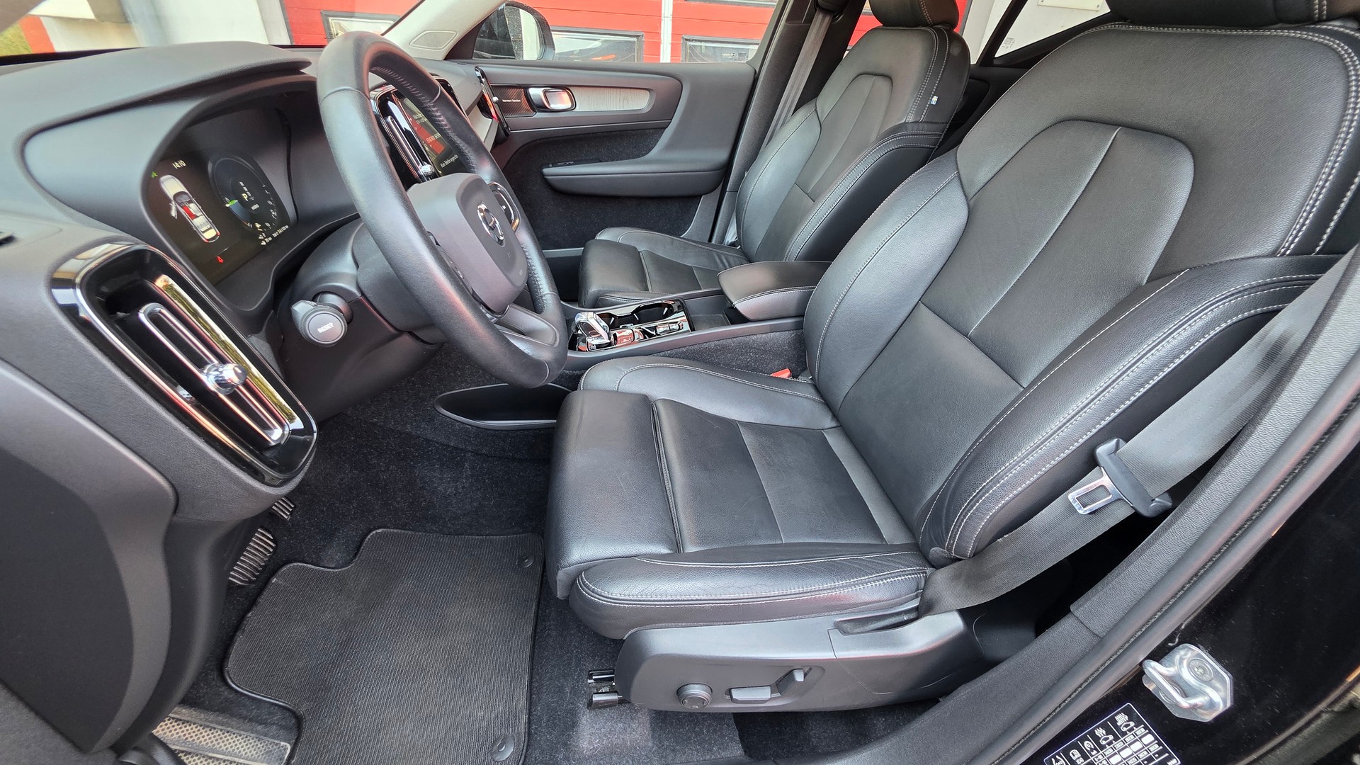 VOLVO XC40 T5 TwE R-Design DCT-image-9