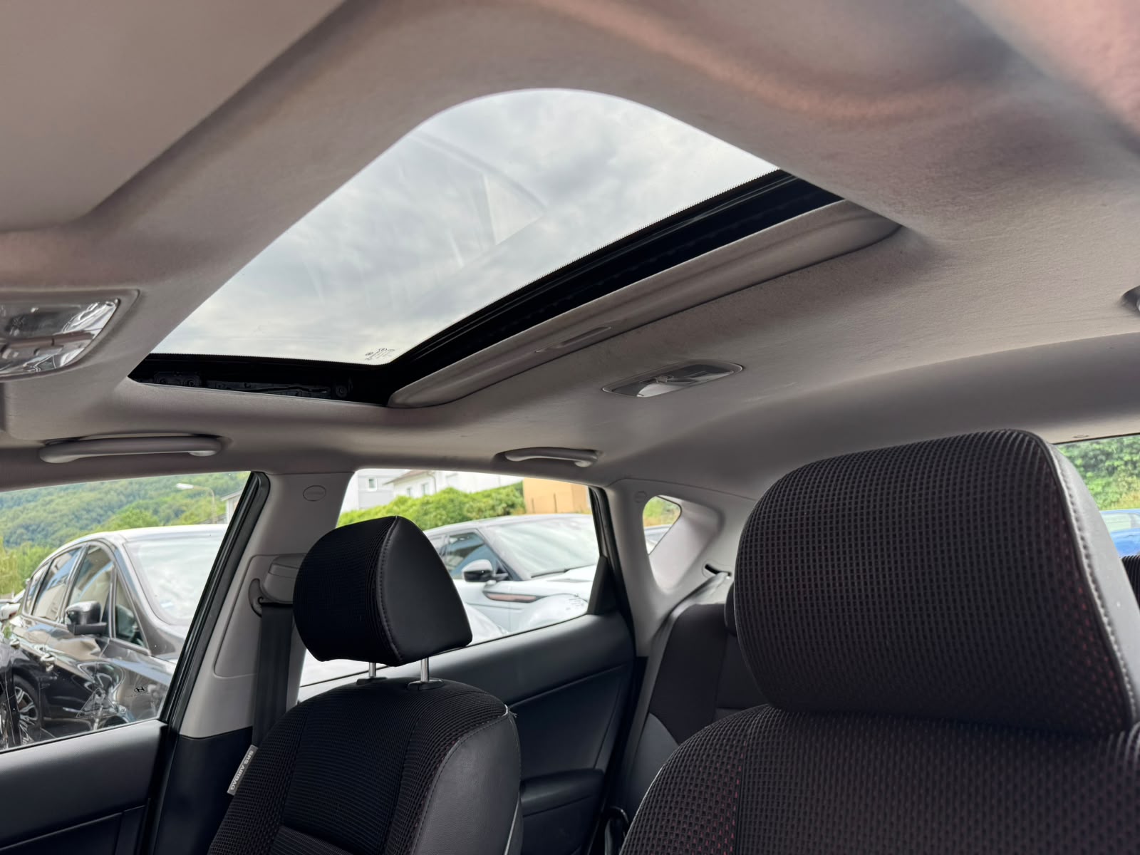 HYUNDAI i30 1.6 Style-image-16