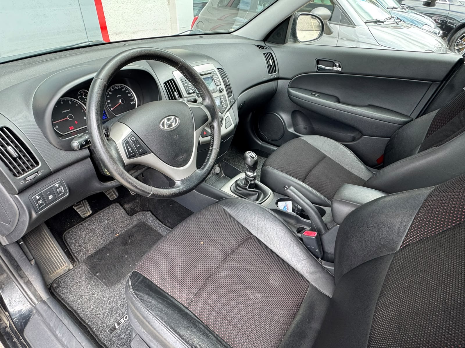 HYUNDAI i30 1.6 Style-image-8
