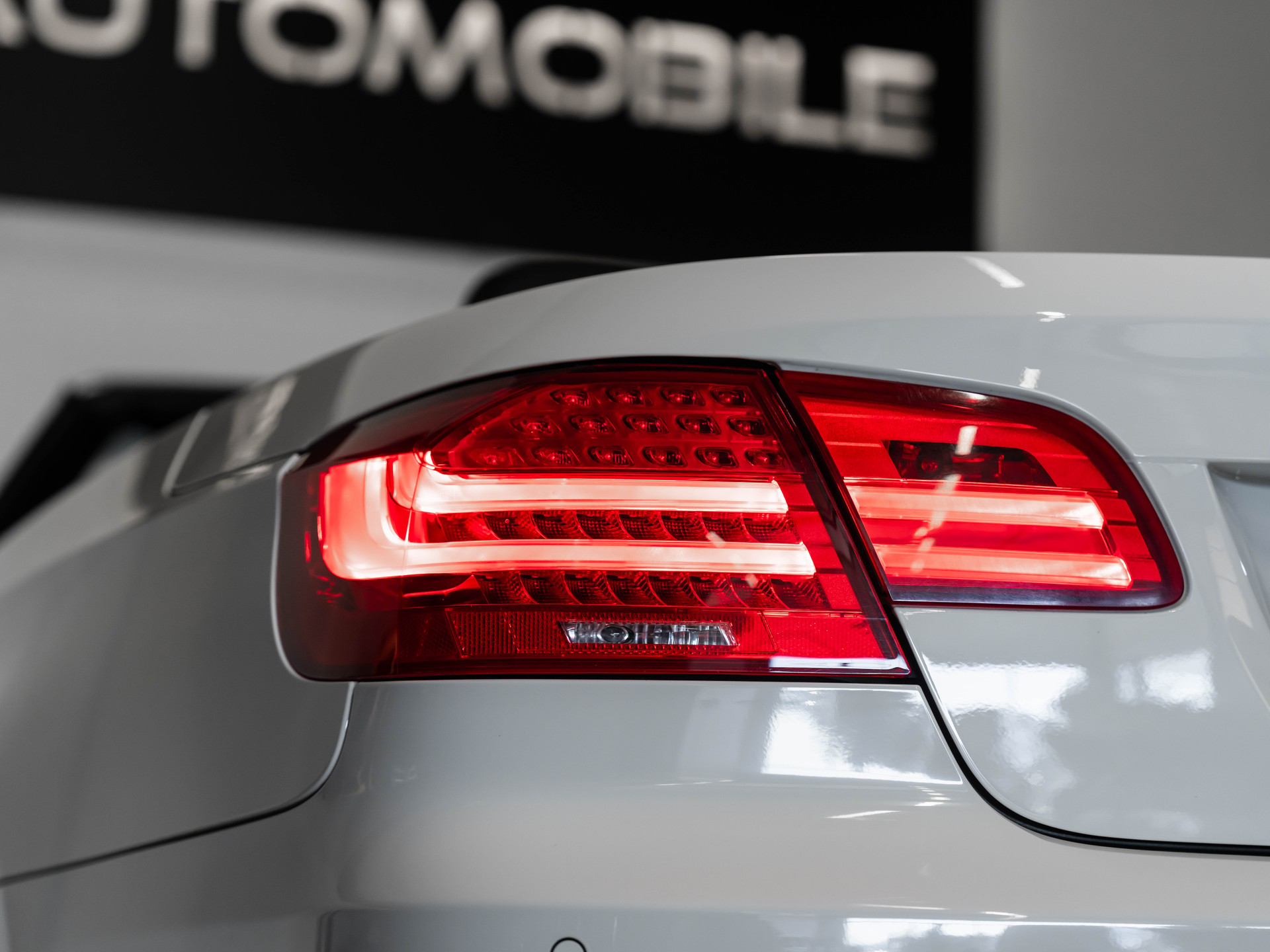 BMW 320d Cabriolet Steptronic-image-23