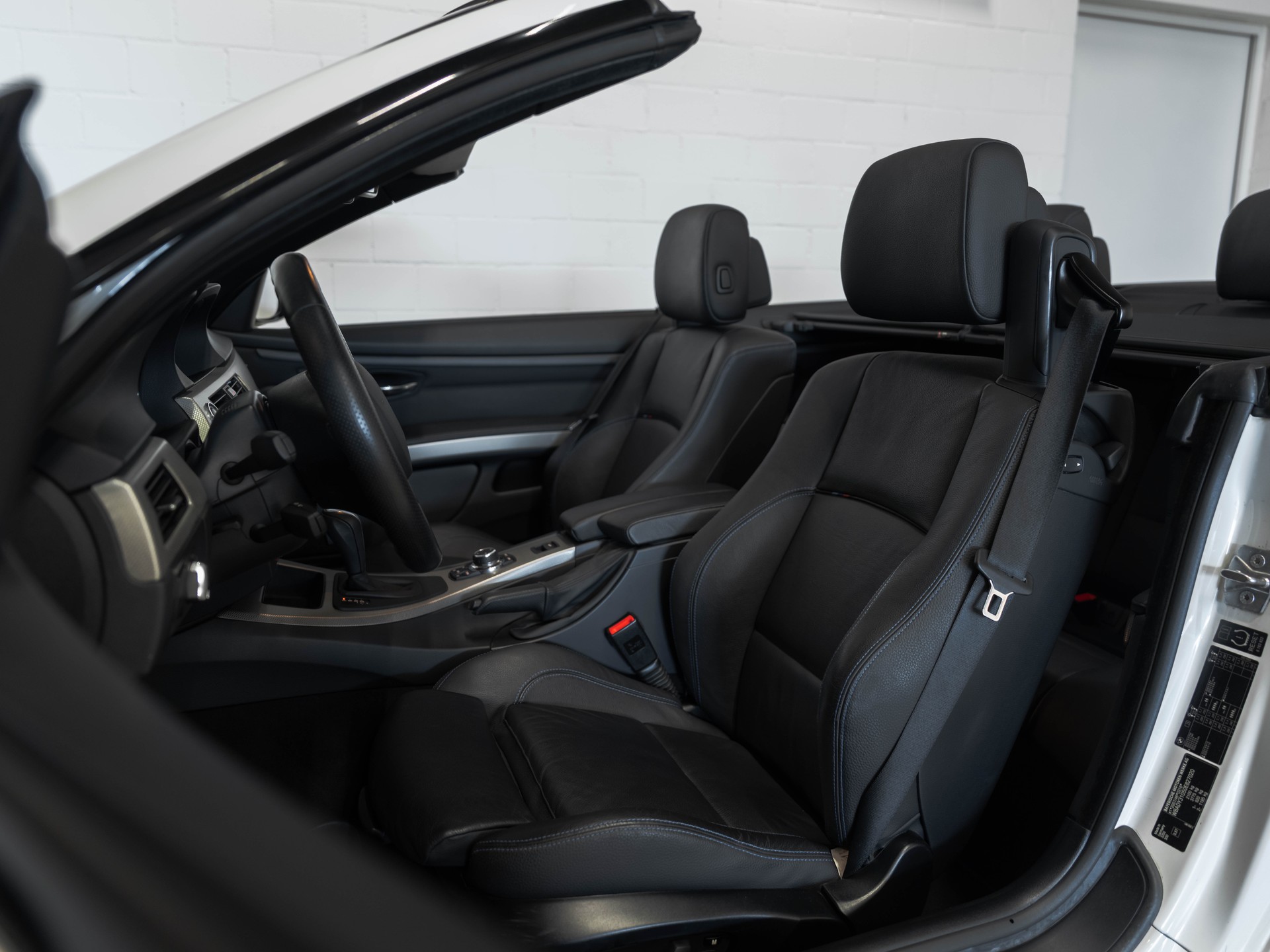 BMW 320d Cabriolet Steptronic-image-12