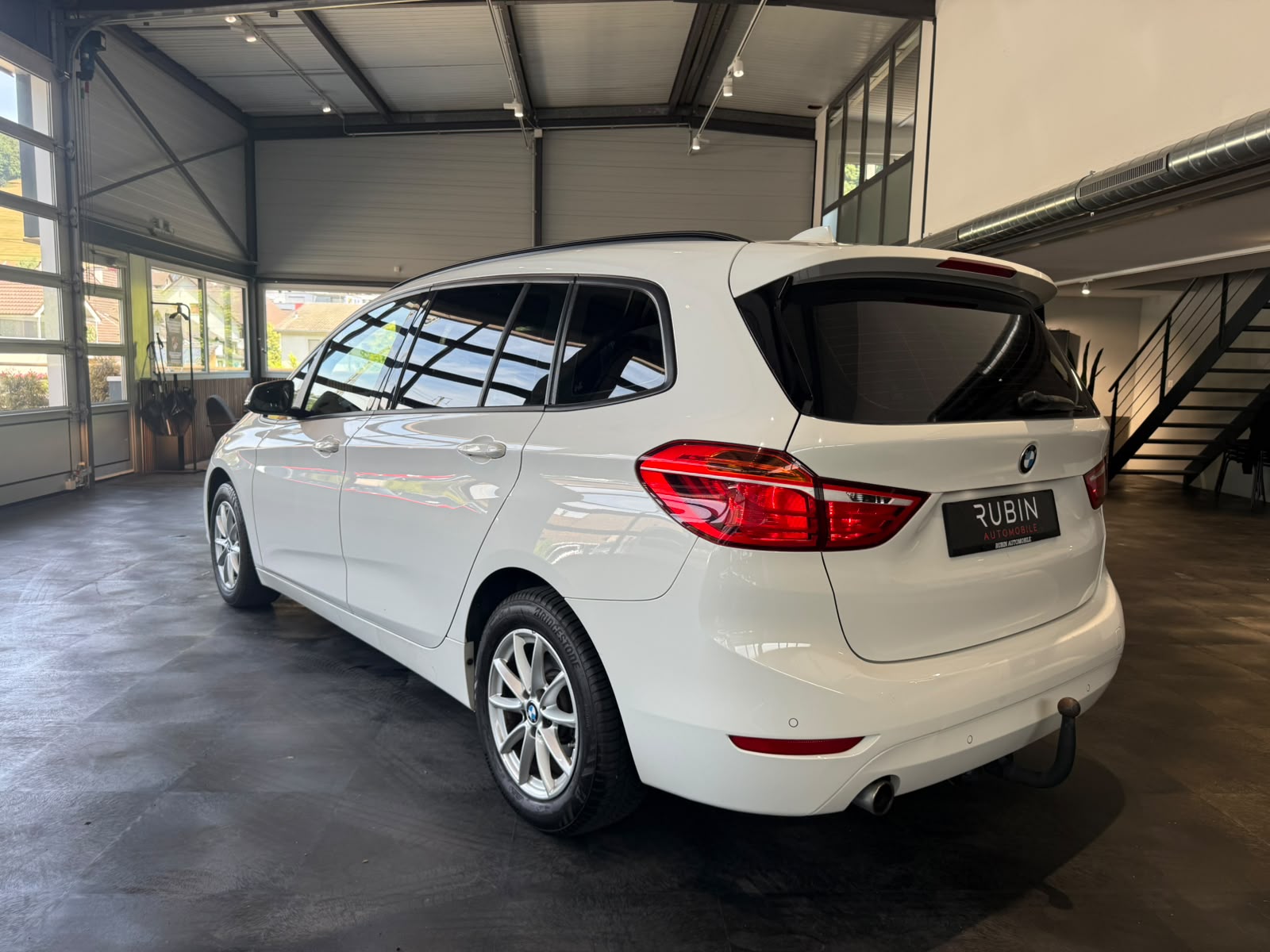 BMW 218d xDrive Gran Tourer Steptronic-showroom-element-2