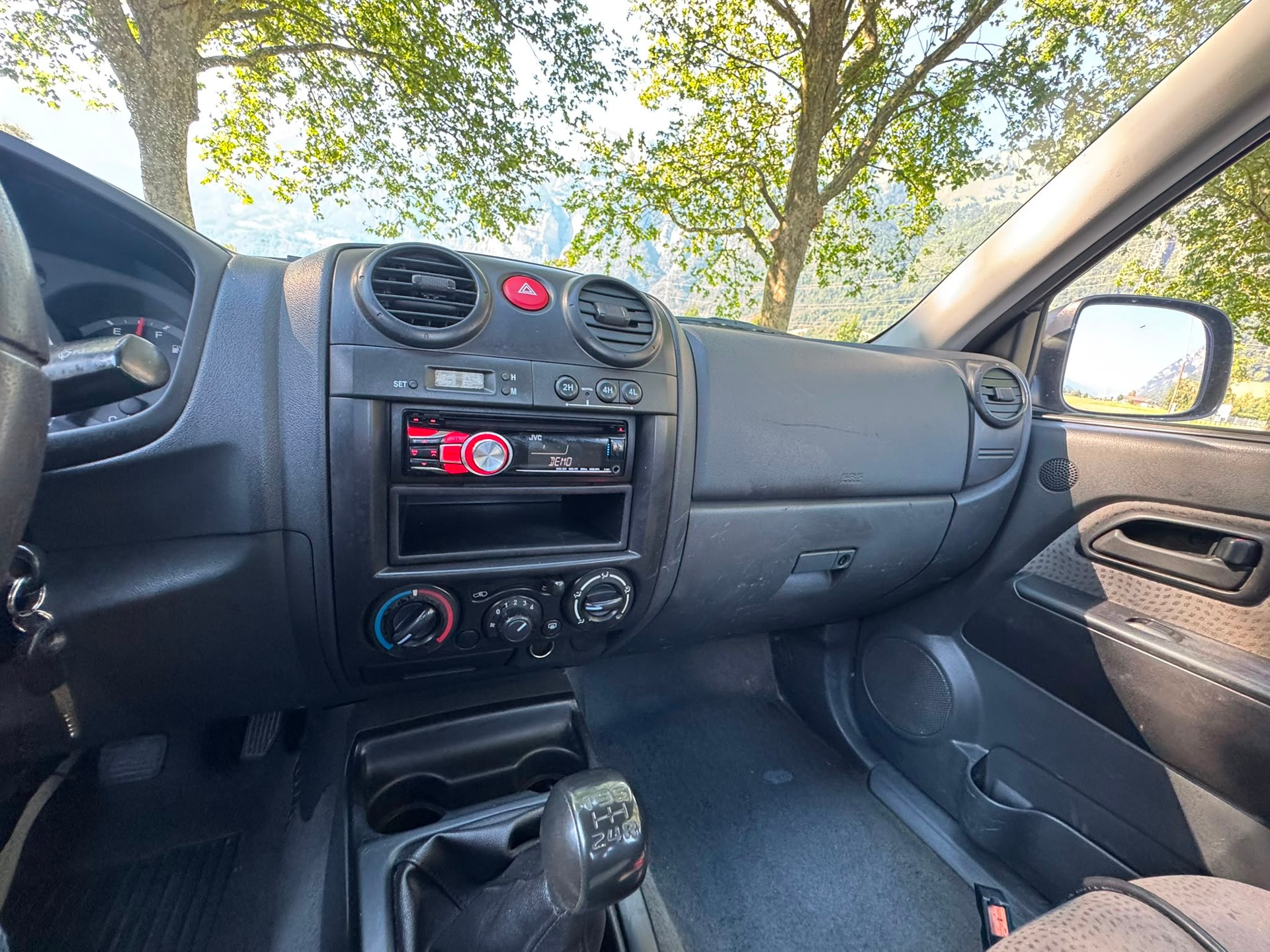 ISUZU D-MAX SpaceCab LS 3.0 4x4-image-17