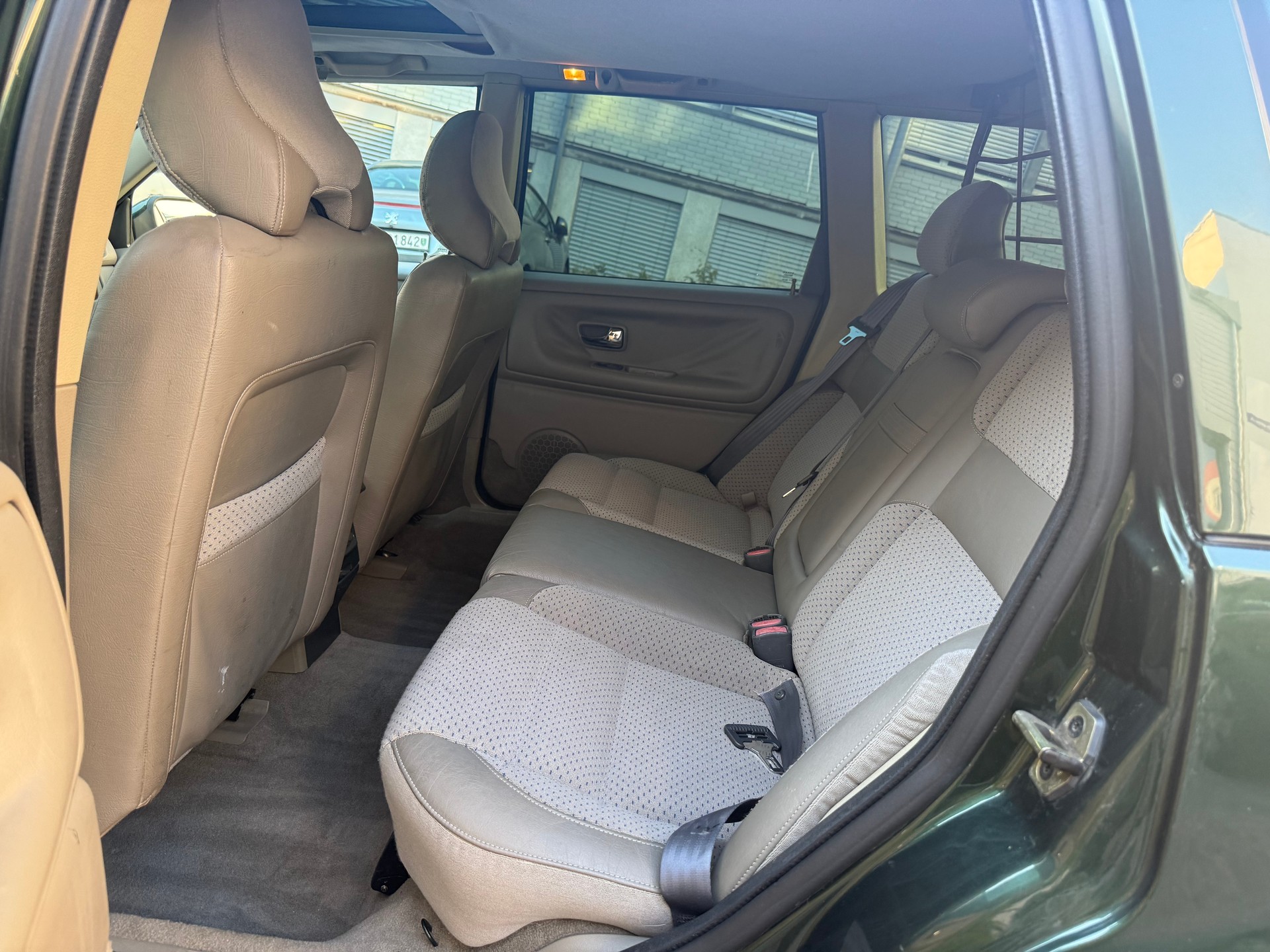 VOLVO V70 2.5 T AWD Nordic-image-8