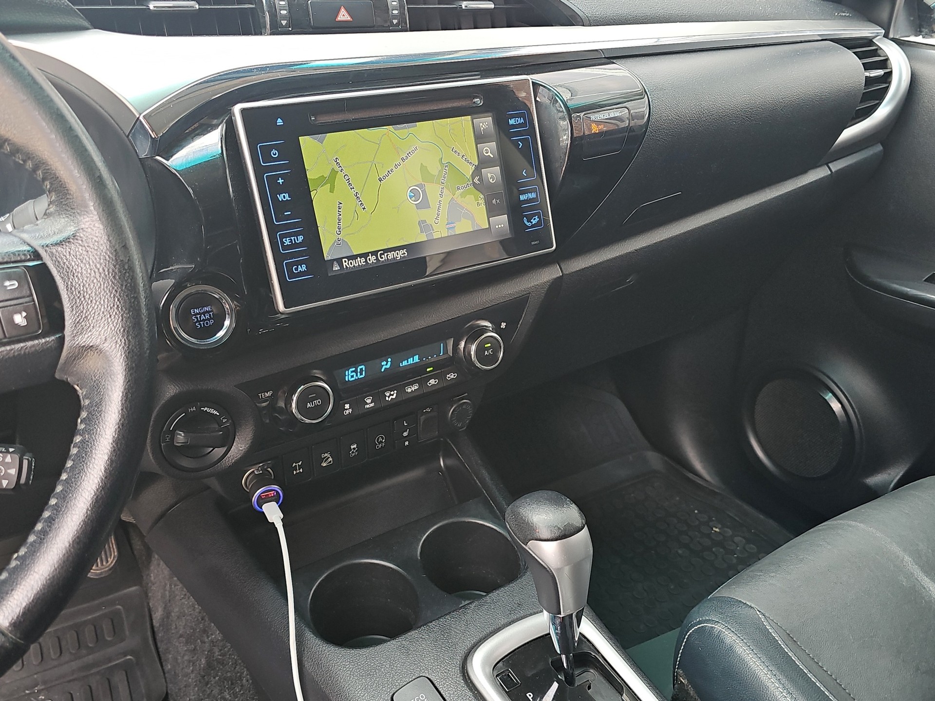 TOYOTA Hilux 2.4-4D Sol Premium Double Cab 4x4 A-image-21