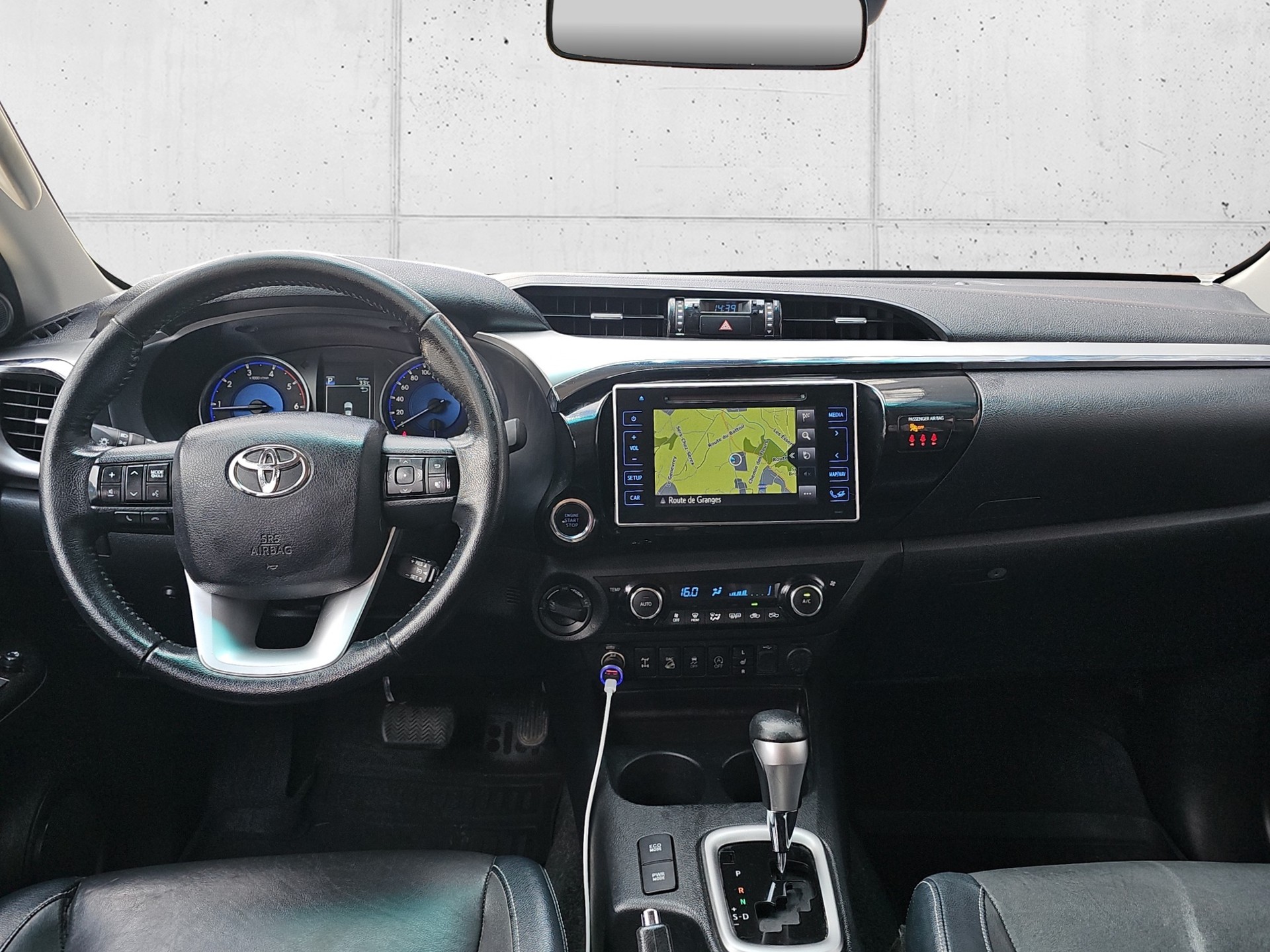 TOYOTA Hilux 2.4-4D Sol Premium Double Cab 4x4 A-image-13