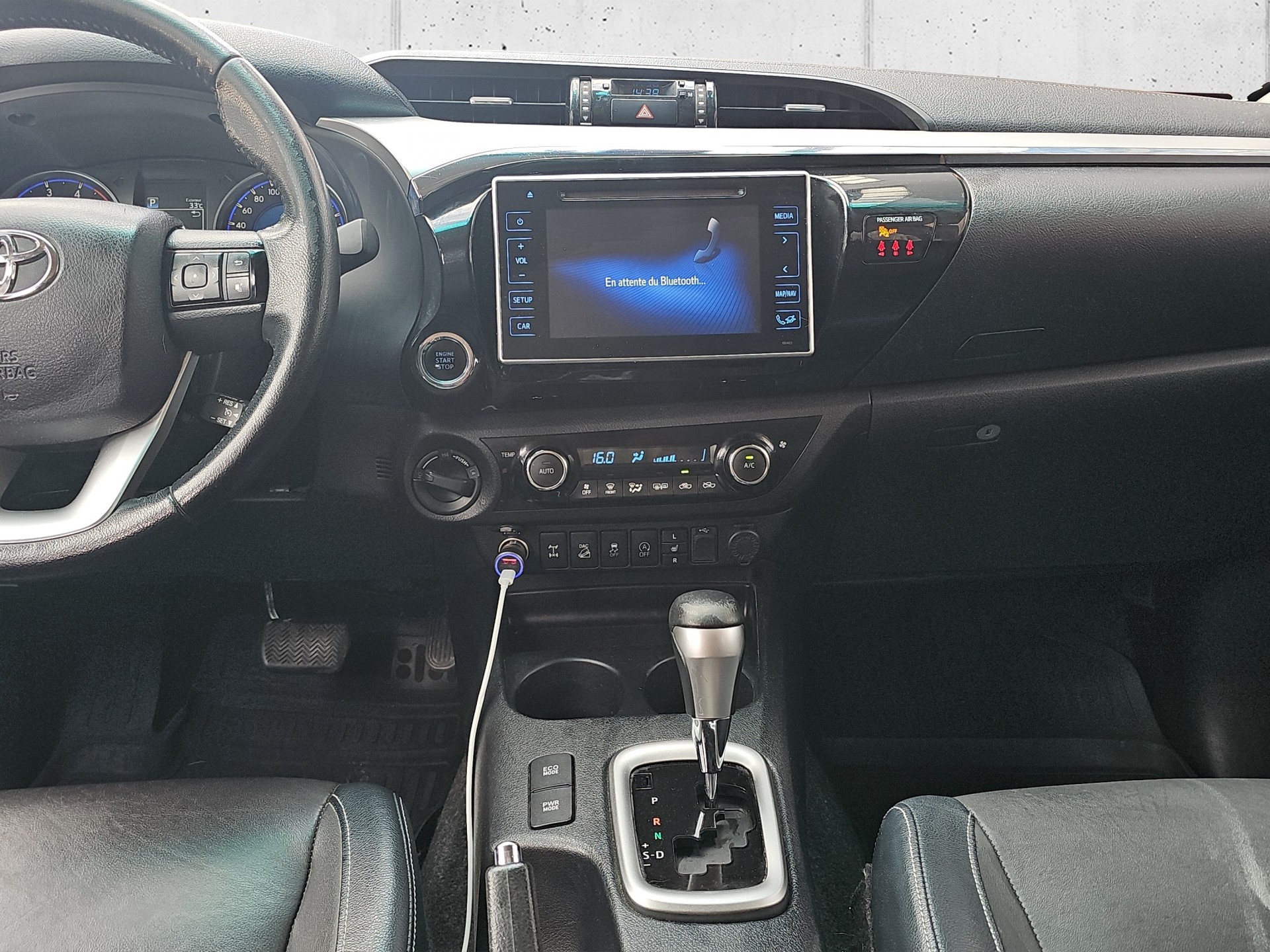 TOYOTA Hilux 2.4-4D Sol Premium Double Cab 4x4 A-image-19