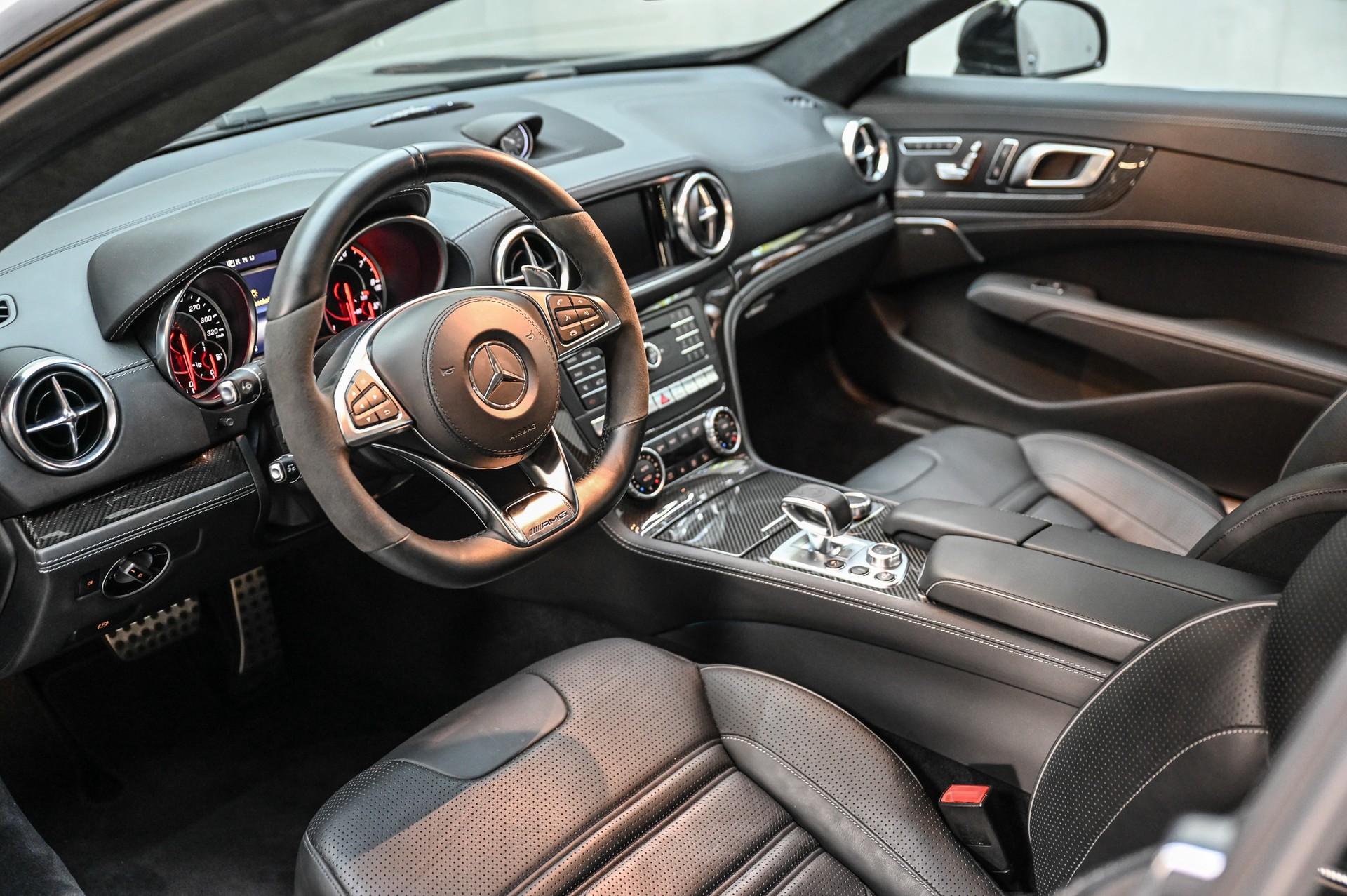 MERCEDES-BENZ SL 63 AMG Speedshift-image-24