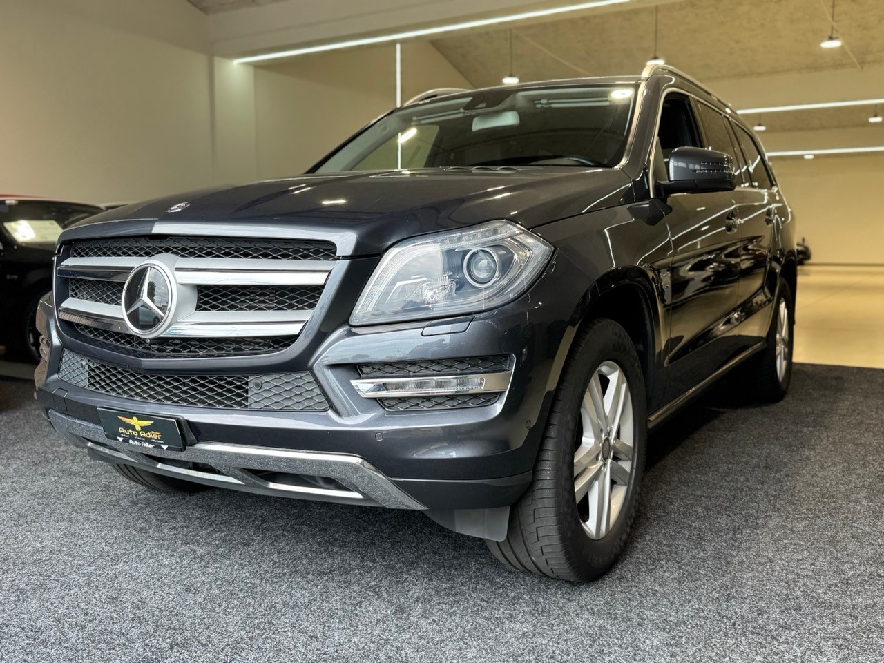 MERCEDES-BENZ GLS 350 BlueTEC 4Matic 7G-TRONIC-showroom-element-2