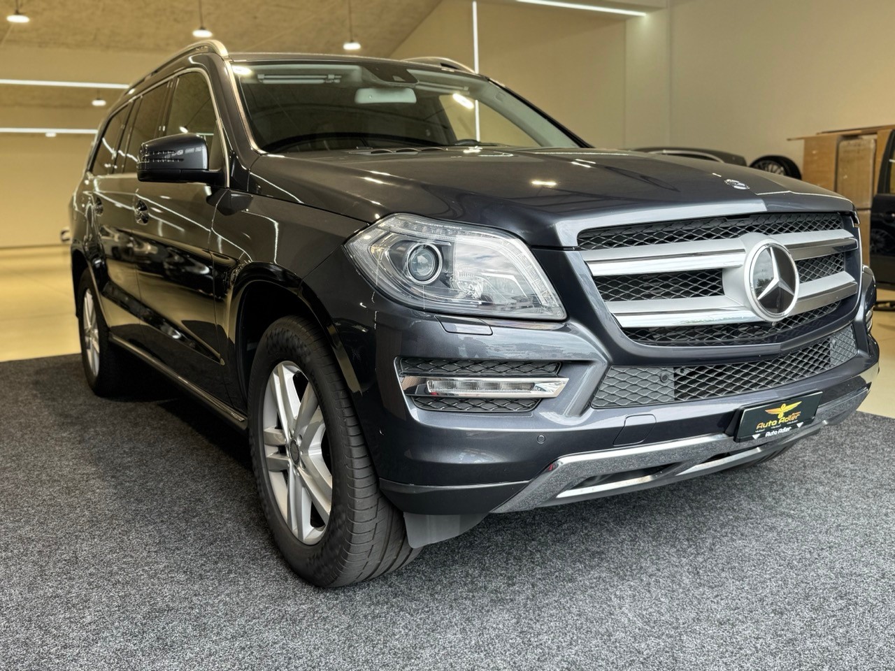 MERCEDES-BENZ GLS 350 BlueTEC 4Matic 7G-TRONIC-showroom-element-1