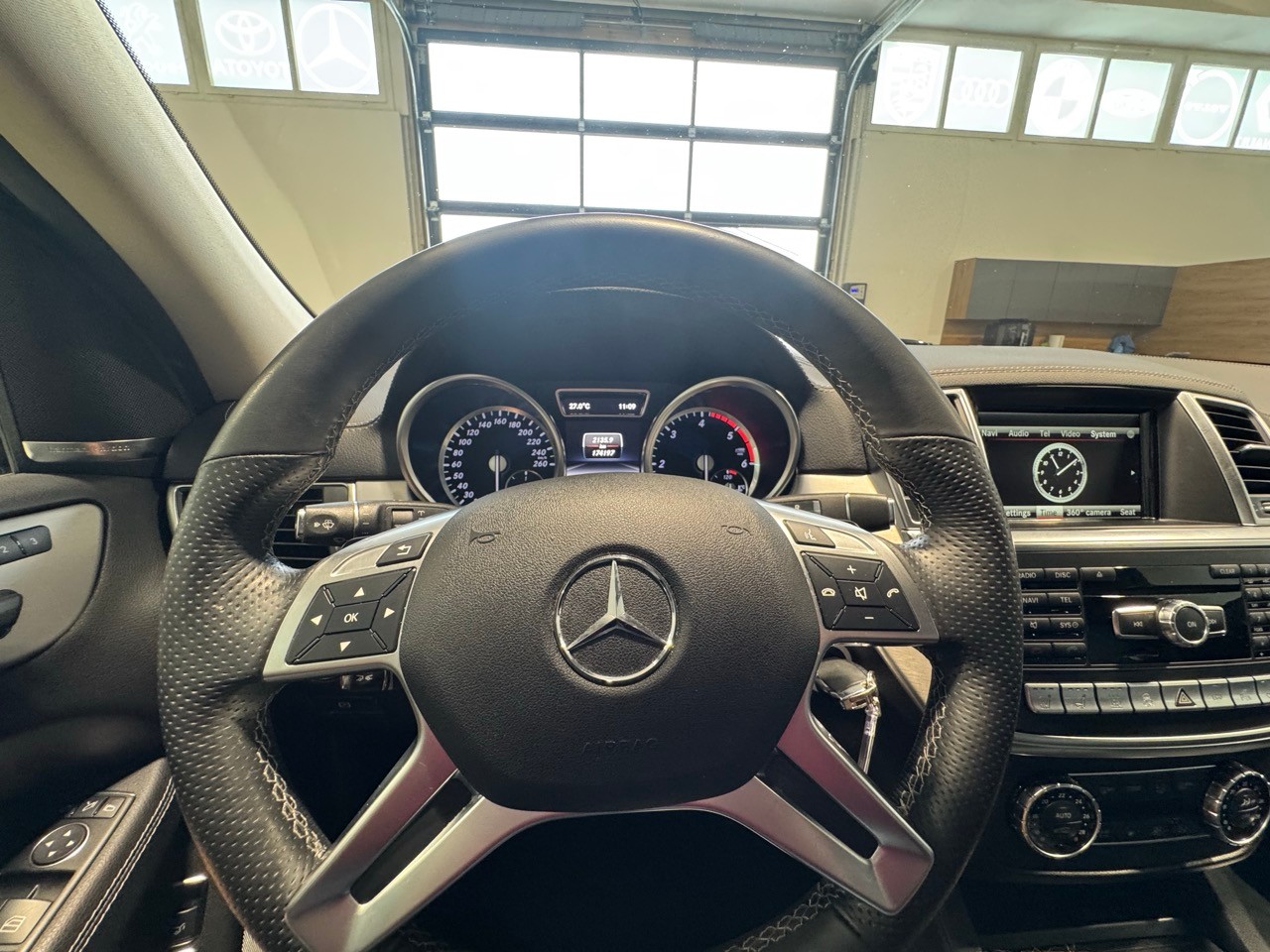 MERCEDES-BENZ GLS 350 BlueTEC 4Matic 7G-TRONIC-image-16