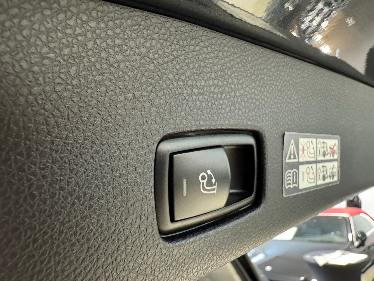 MERCEDES-BENZ GLS 350 BlueTEC 4Matic 7G-TRONIC-image-12