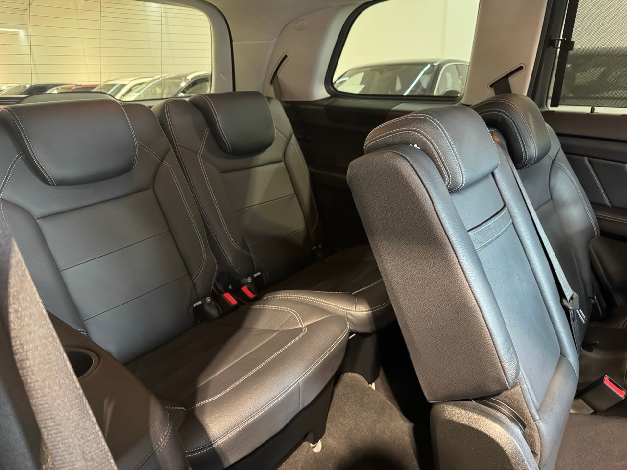 MERCEDES-BENZ GLS 350 BlueTEC 4Matic 7G-TRONIC-image-22