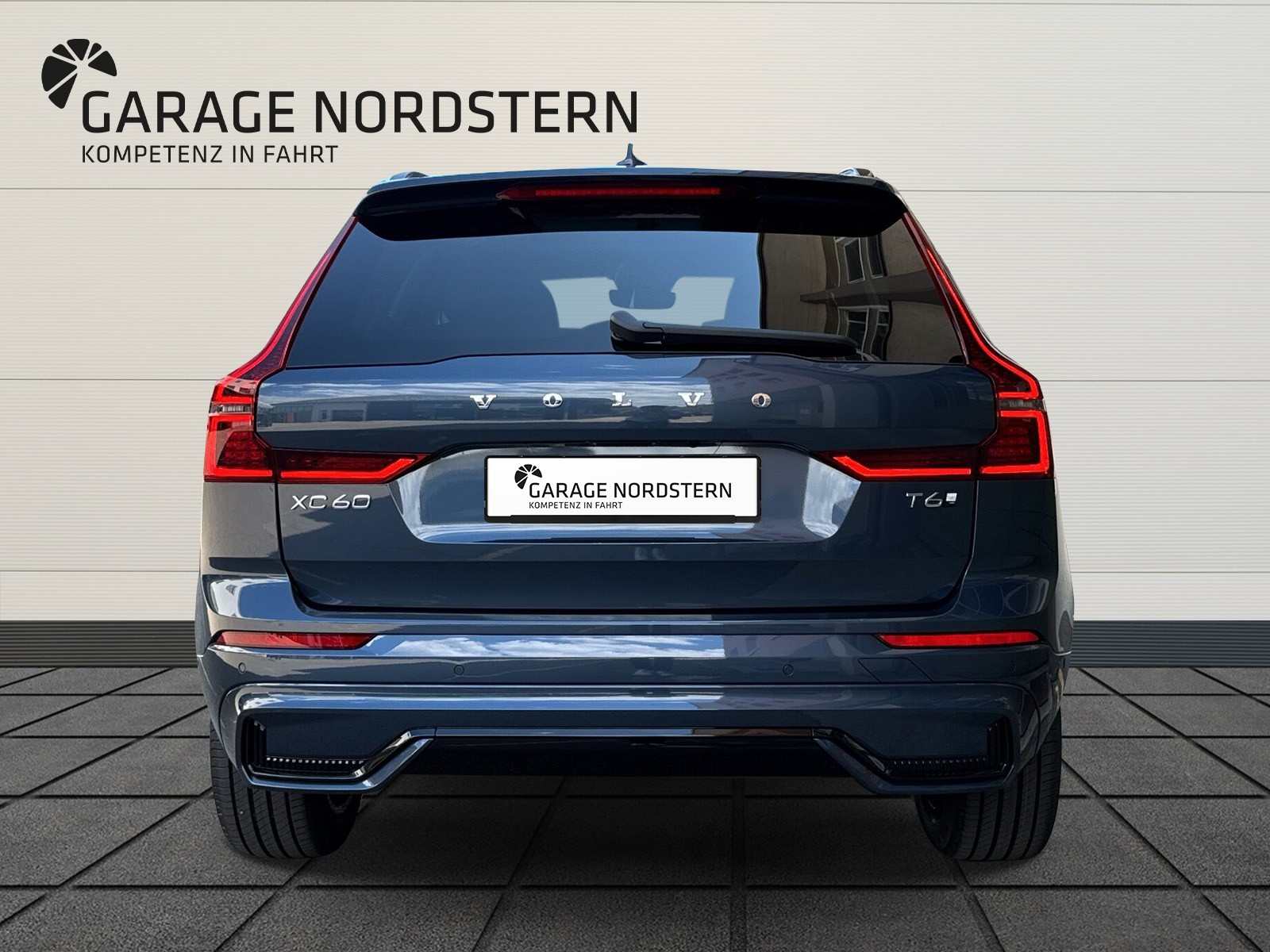 VOLVO XC60 2.0 T6 TE Ultra Dark eAWD-showroom-element-3