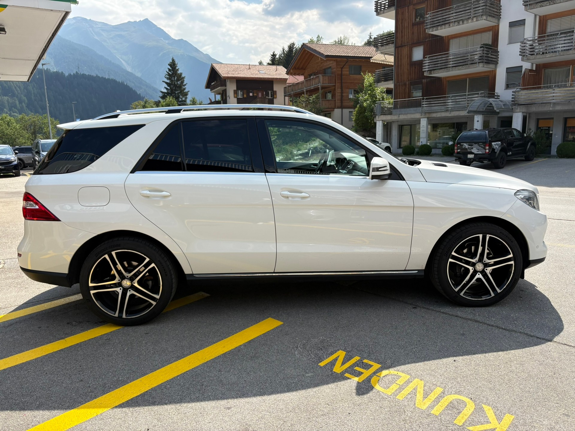 MERCEDES-BENZ ML 350 BlueTEC 4Matic-showroom-element-3