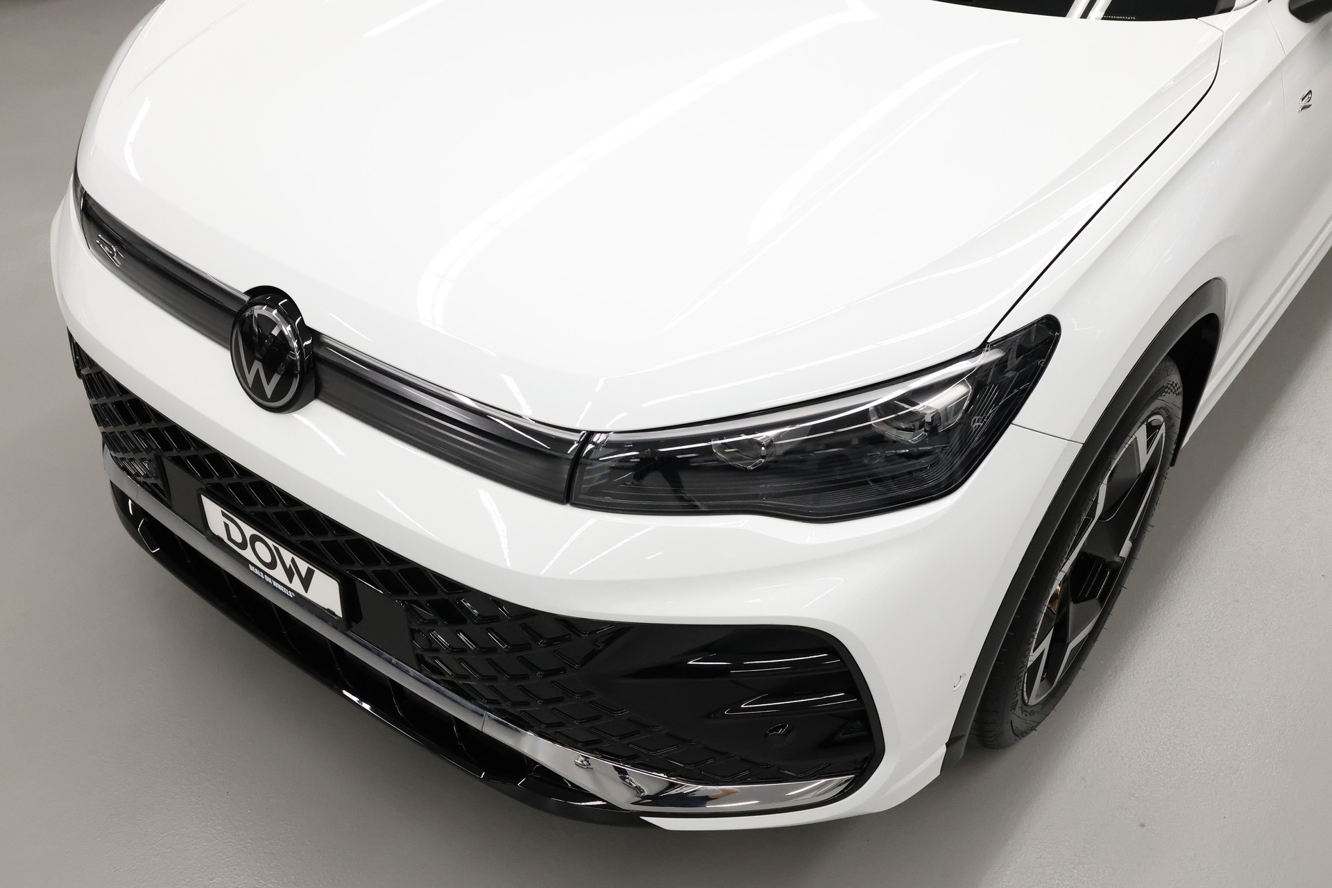 VW Tiguan 1.5 TSI R-Line DSG-image-5