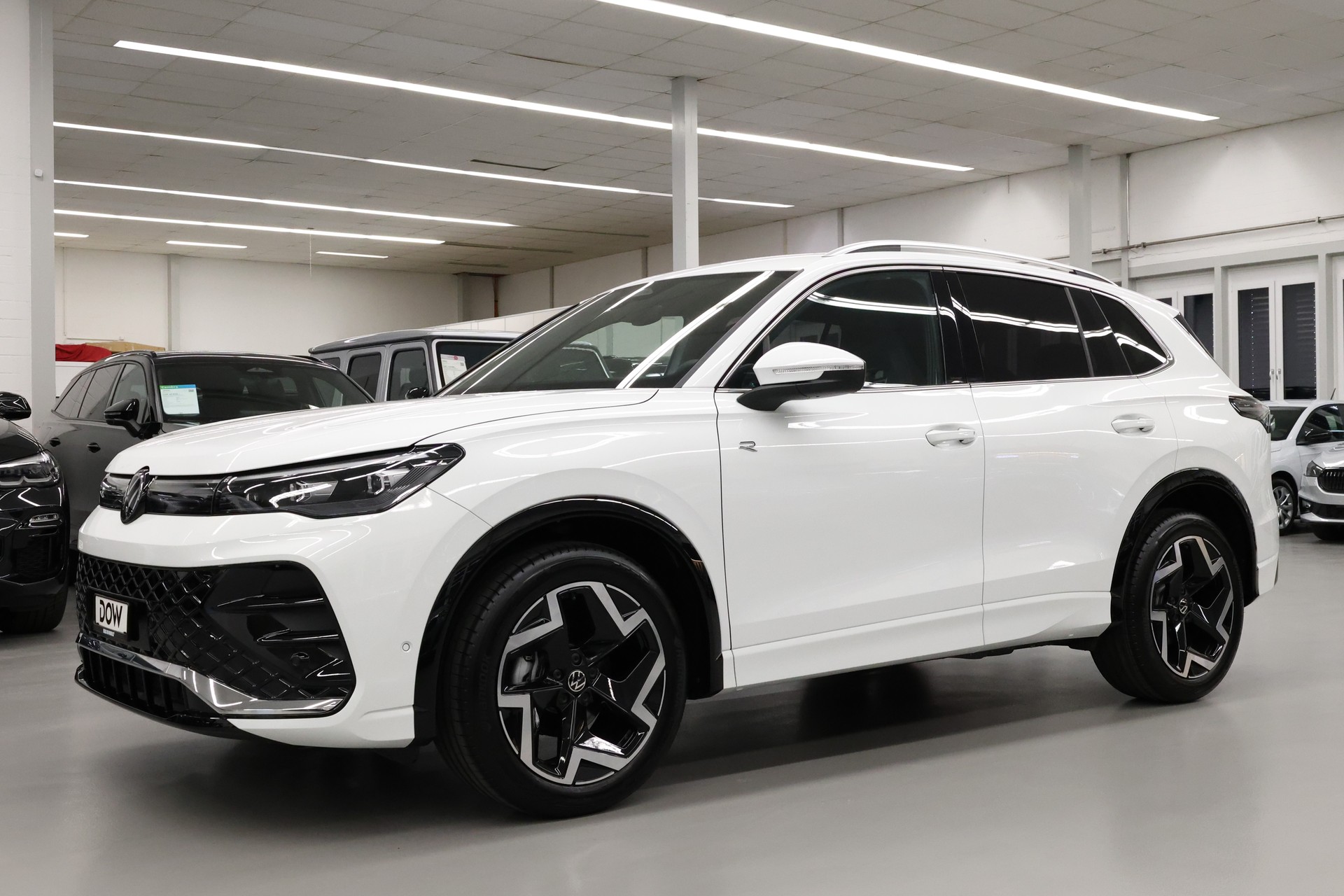 VW Tiguan 1.5 TSI R-Line DSG-showroom-element-3
