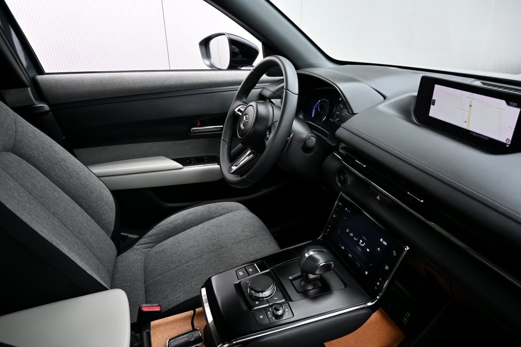 MAZDA MX-30 e-Skyactiv Ambition-image-6