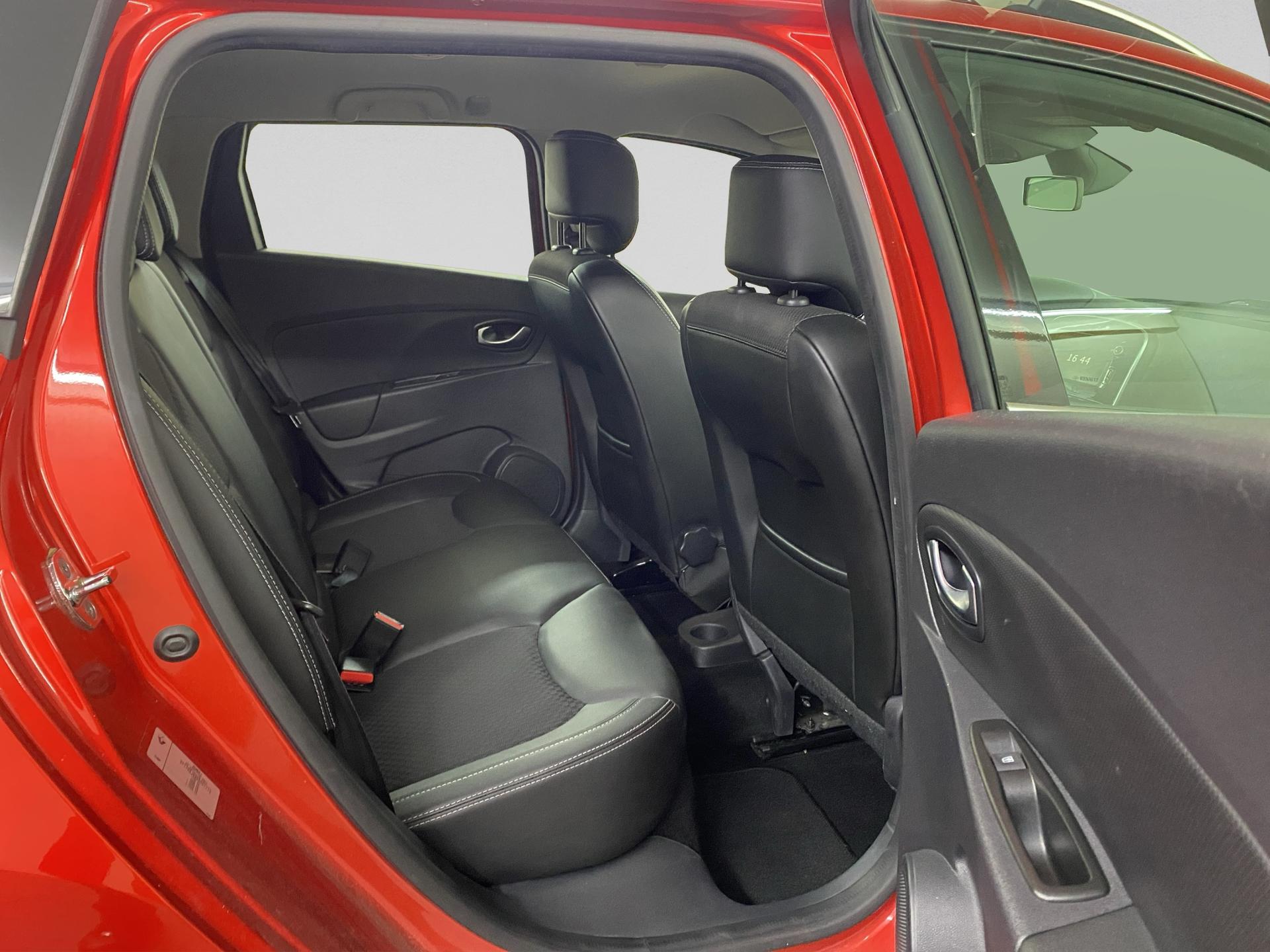 RENAULT Clio Grandtour 1.5 dCi Intens EDC-image-23
