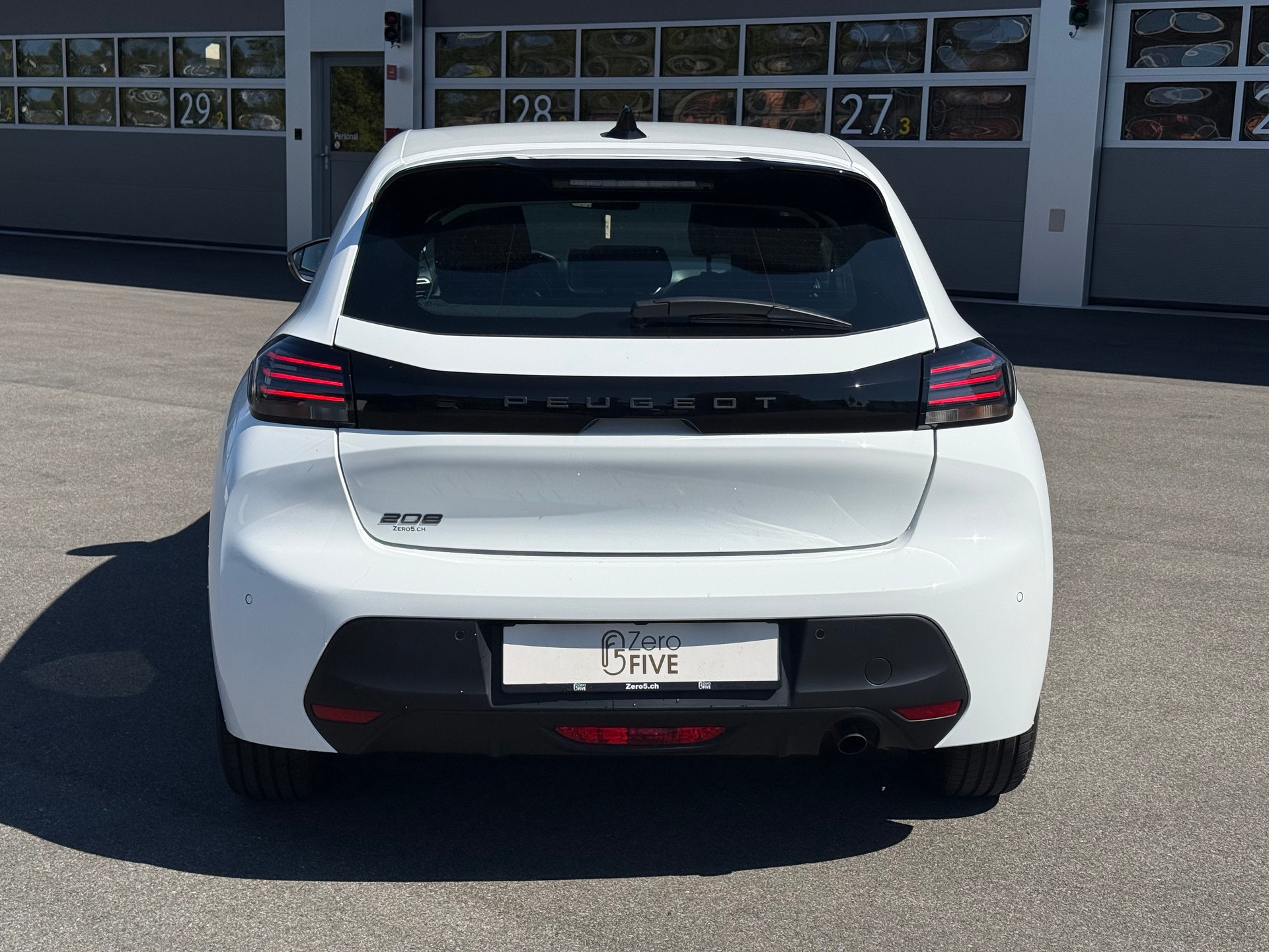 PEUGEOT 208 1.2 PureTech Active EAT8-showroom-element-3