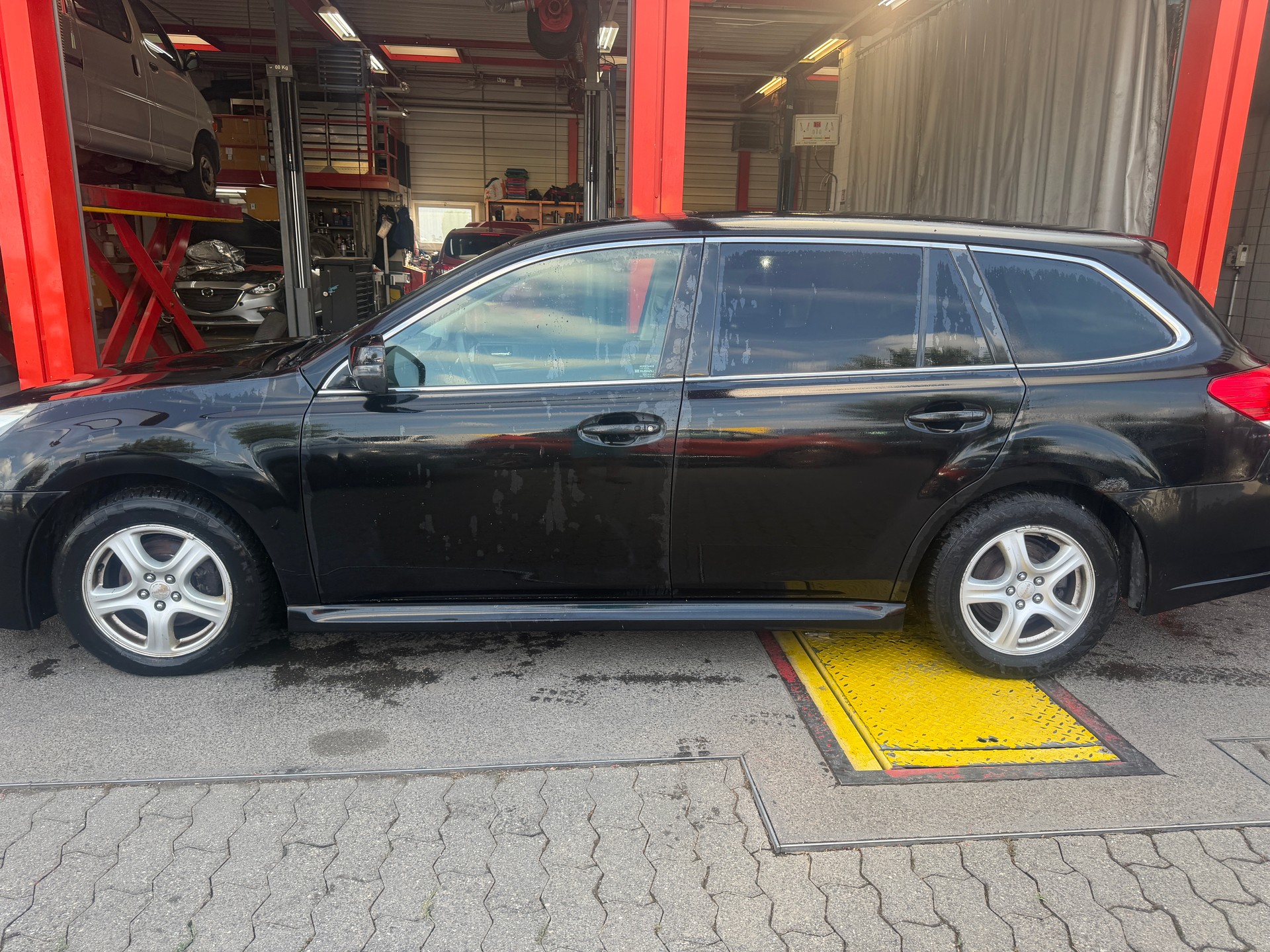 SUBARU Legacy 2.5i Limited S AWD Lineartronic-showroom-element-3
