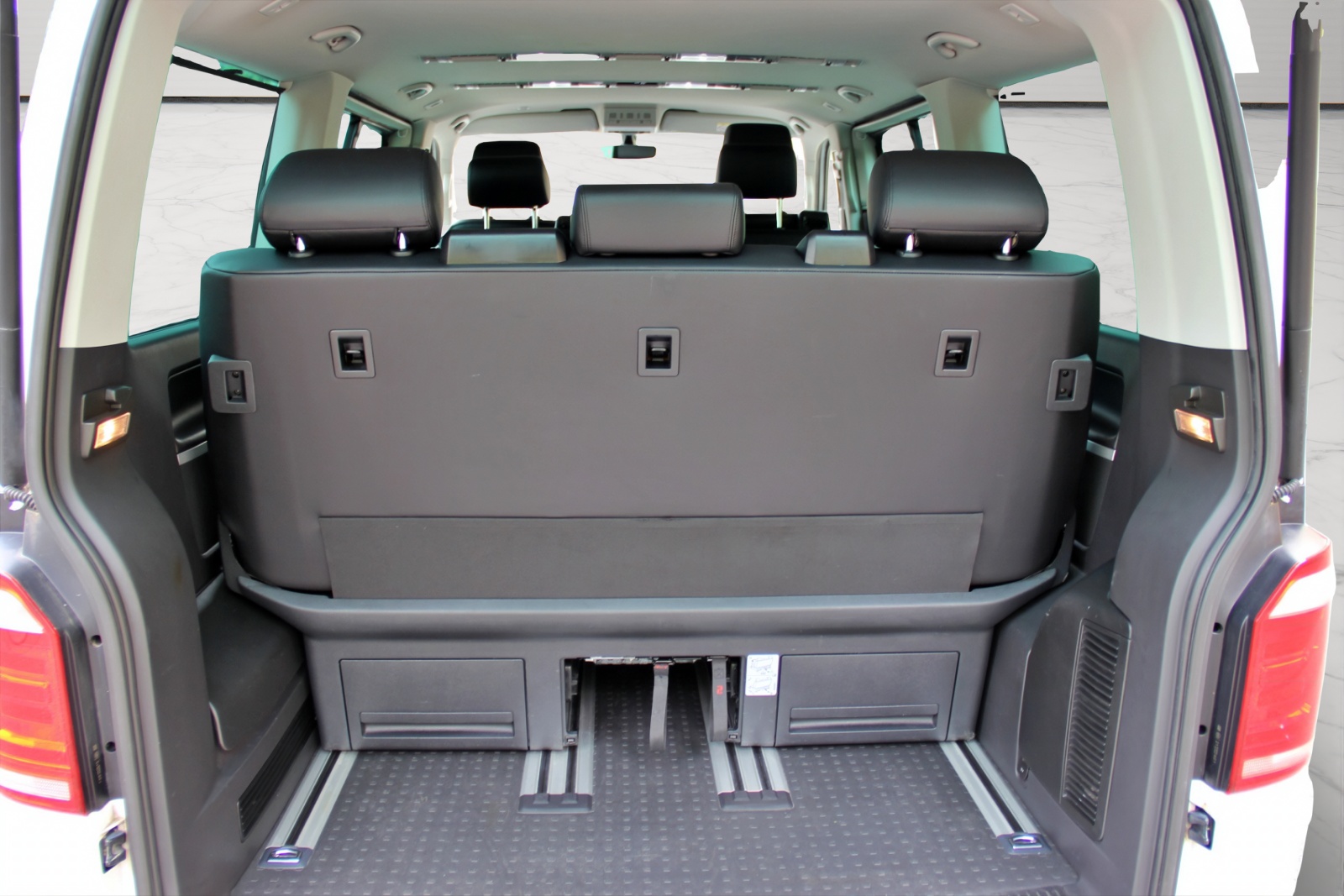 VW T6 Multivan 2.0 Bi-TDI Highline 4Motion DSG-image-15